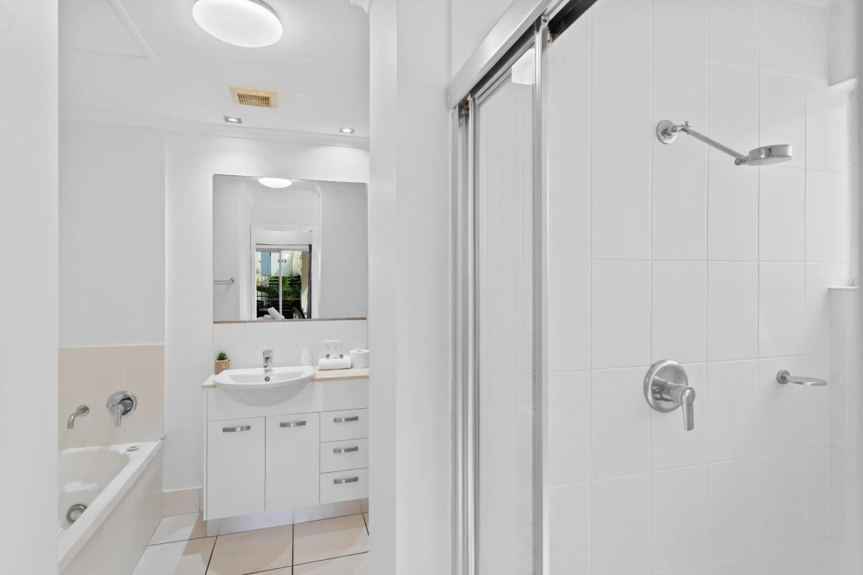 Bathroom in Cairns City Apartments