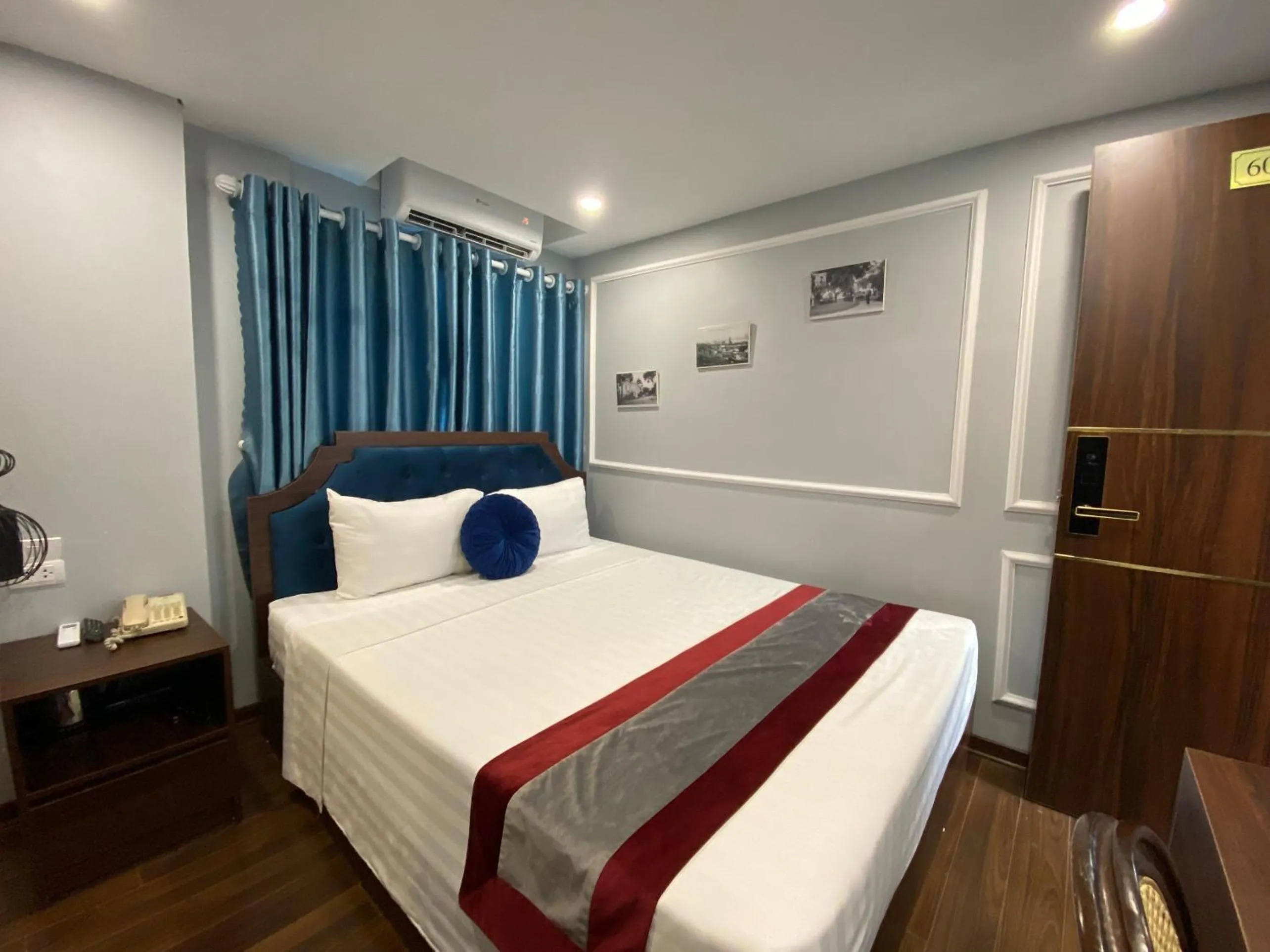 Photo of the whole room, Bed in La Renta Premier Hotel & Spa Hanoi