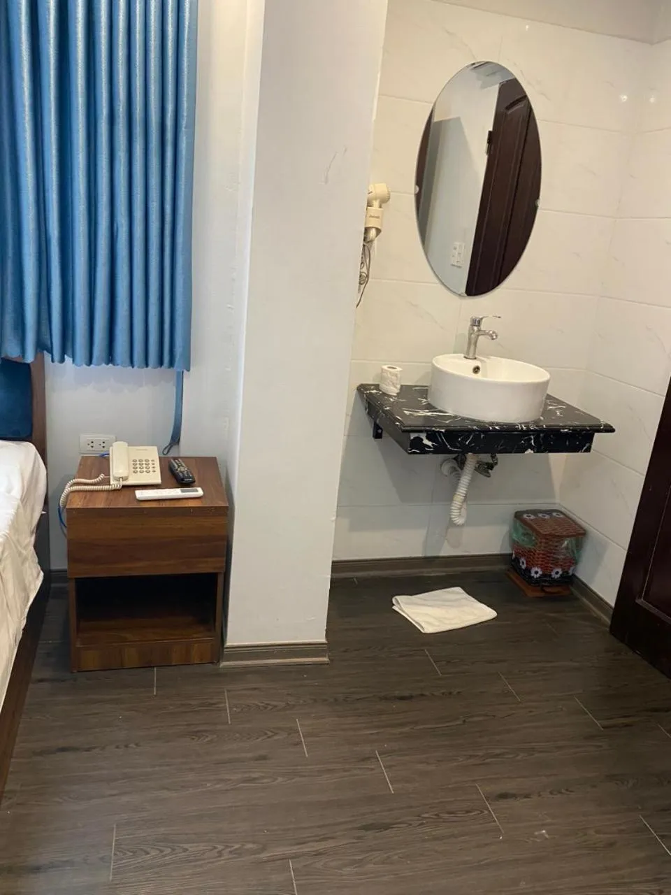 Photo of the whole room, Bed in La Renta Premier Hotel & Spa Hanoi