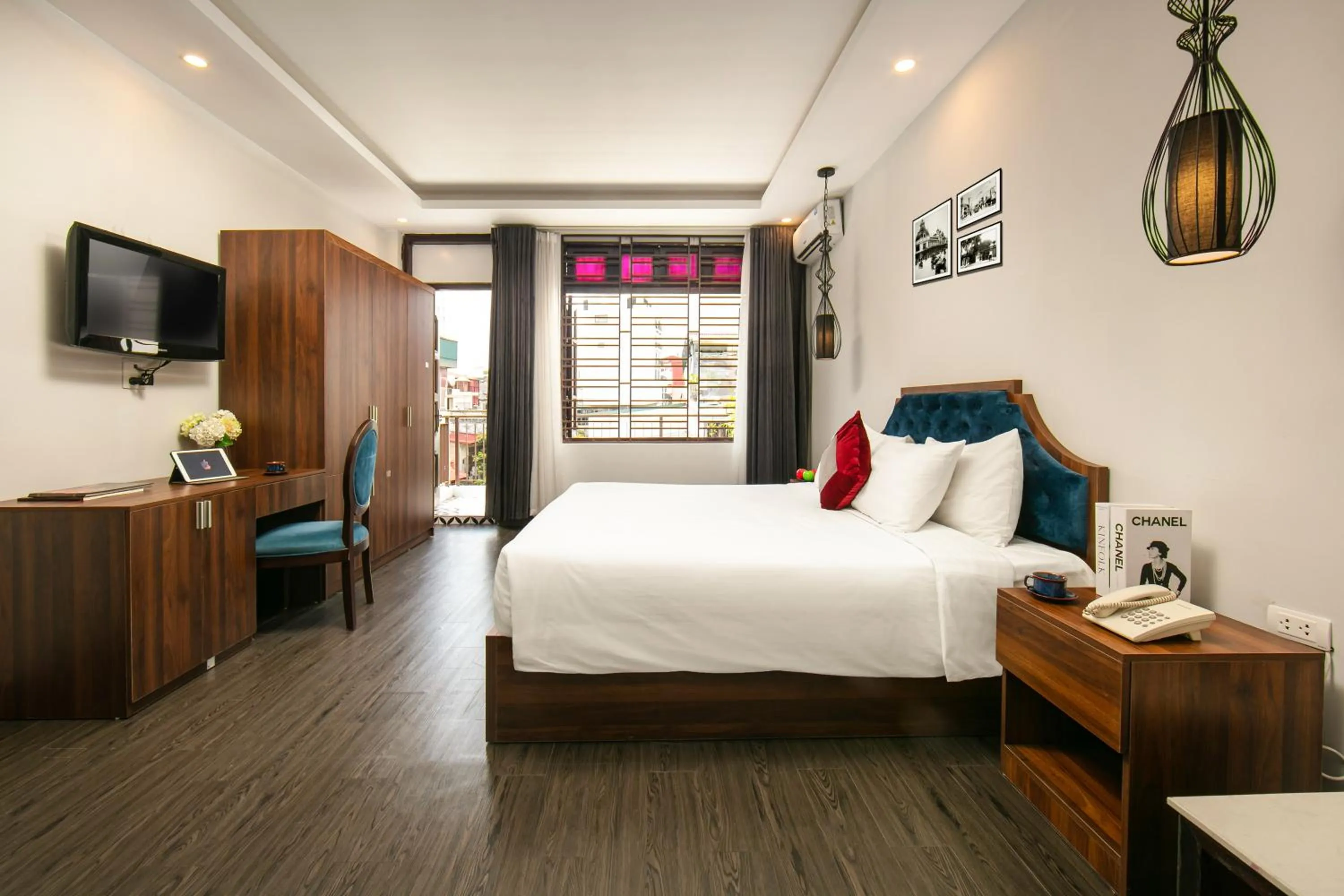 Photo of the whole room, Bed in La Renta Premier Hotel & Spa Hanoi
