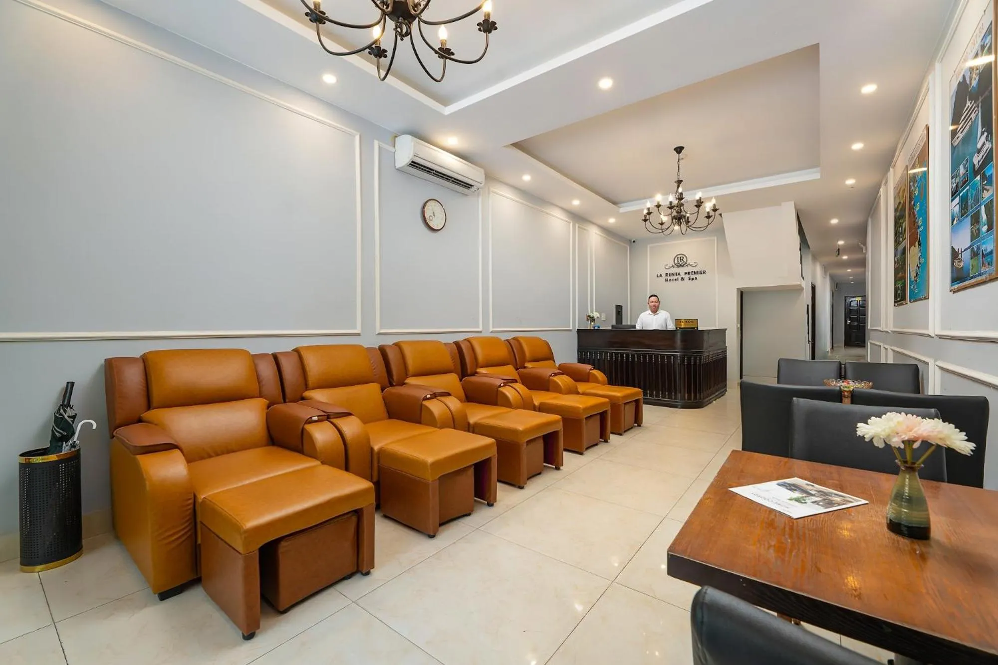 Lobby or reception in La Renta Premier Hotel & Spa Hanoi