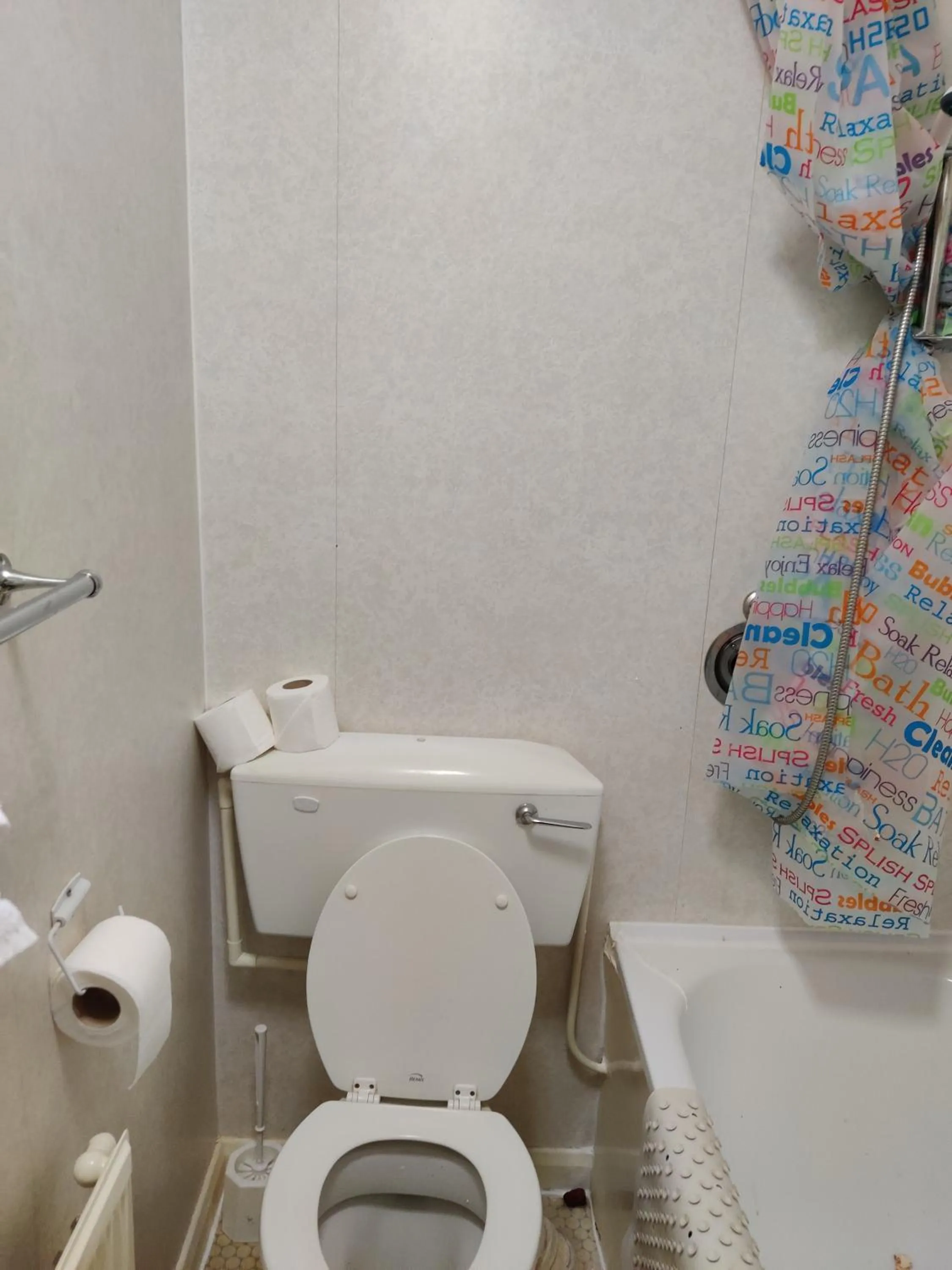 Bathroom in Inglewood Palm Hotel, Abbey Sands Torquay