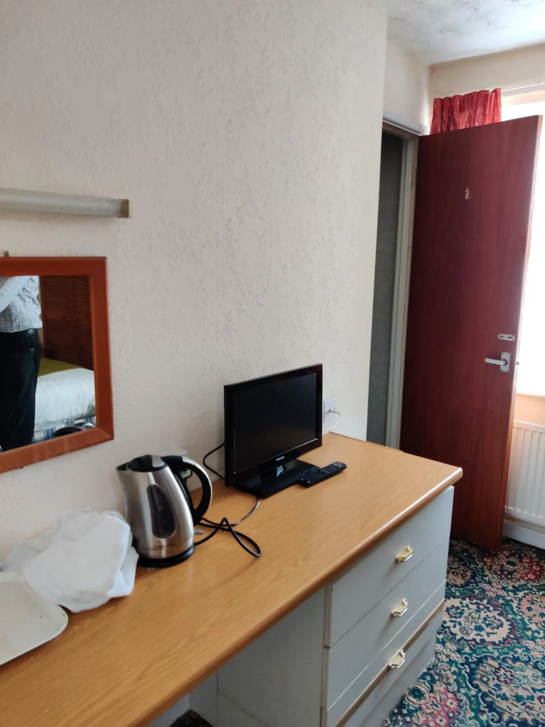 Bedroom in Inglewood Palm Hotel, Abbey Sands Torquay