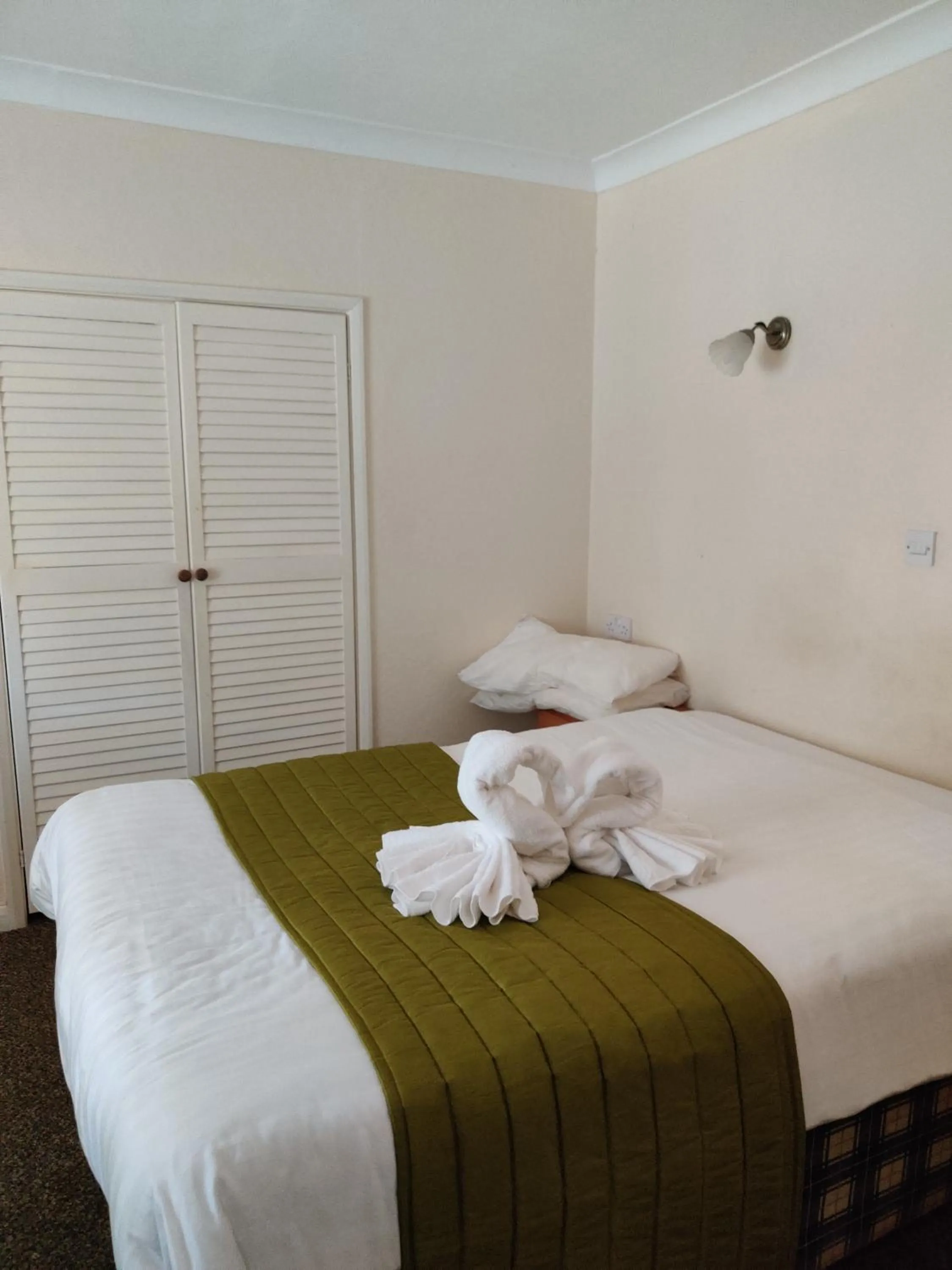 Bedroom in Inglewood Palm Hotel, Abbey Sands Torquay