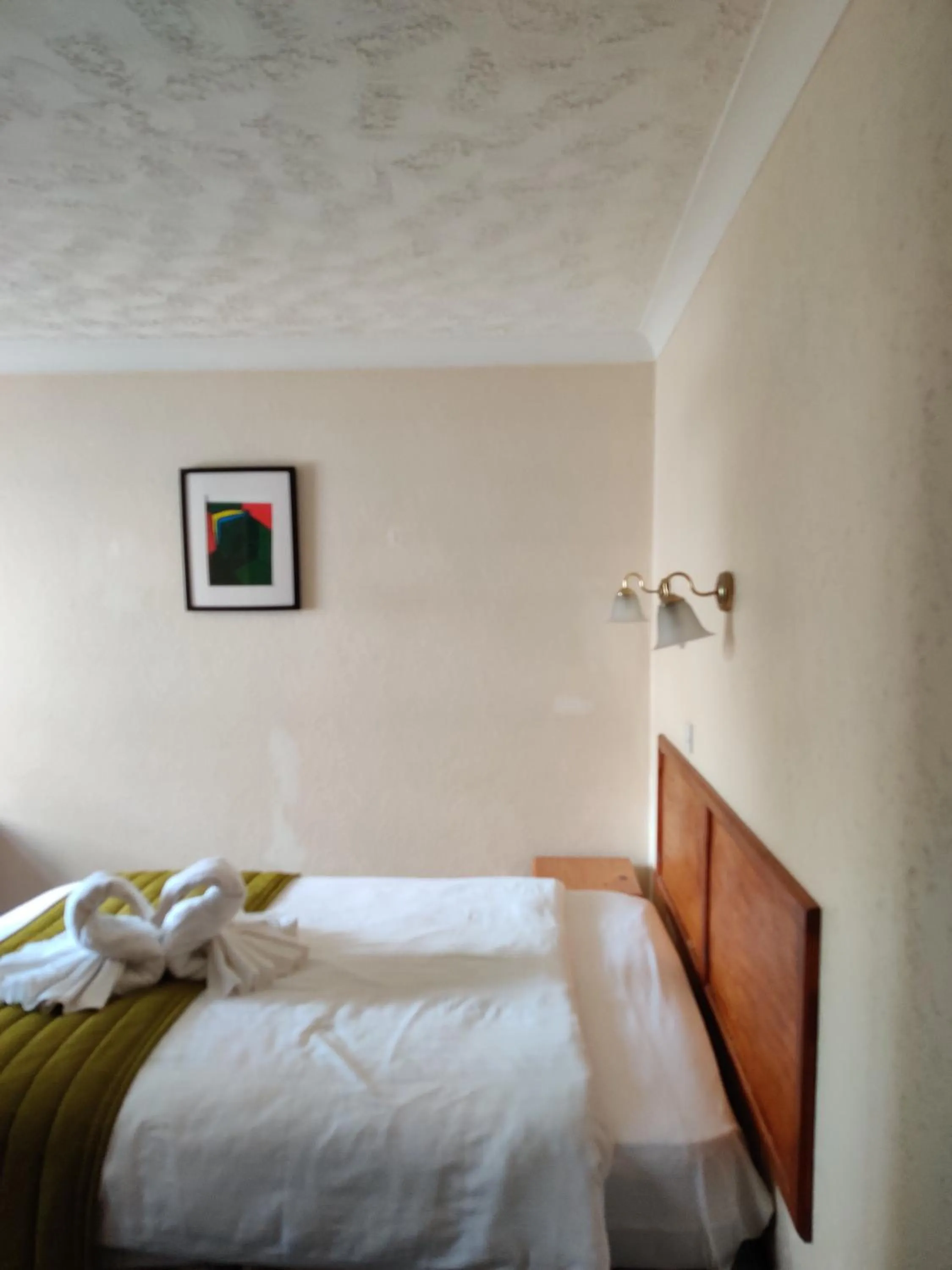 Bedroom in Inglewood Palm Hotel, Abbey Sands Torquay