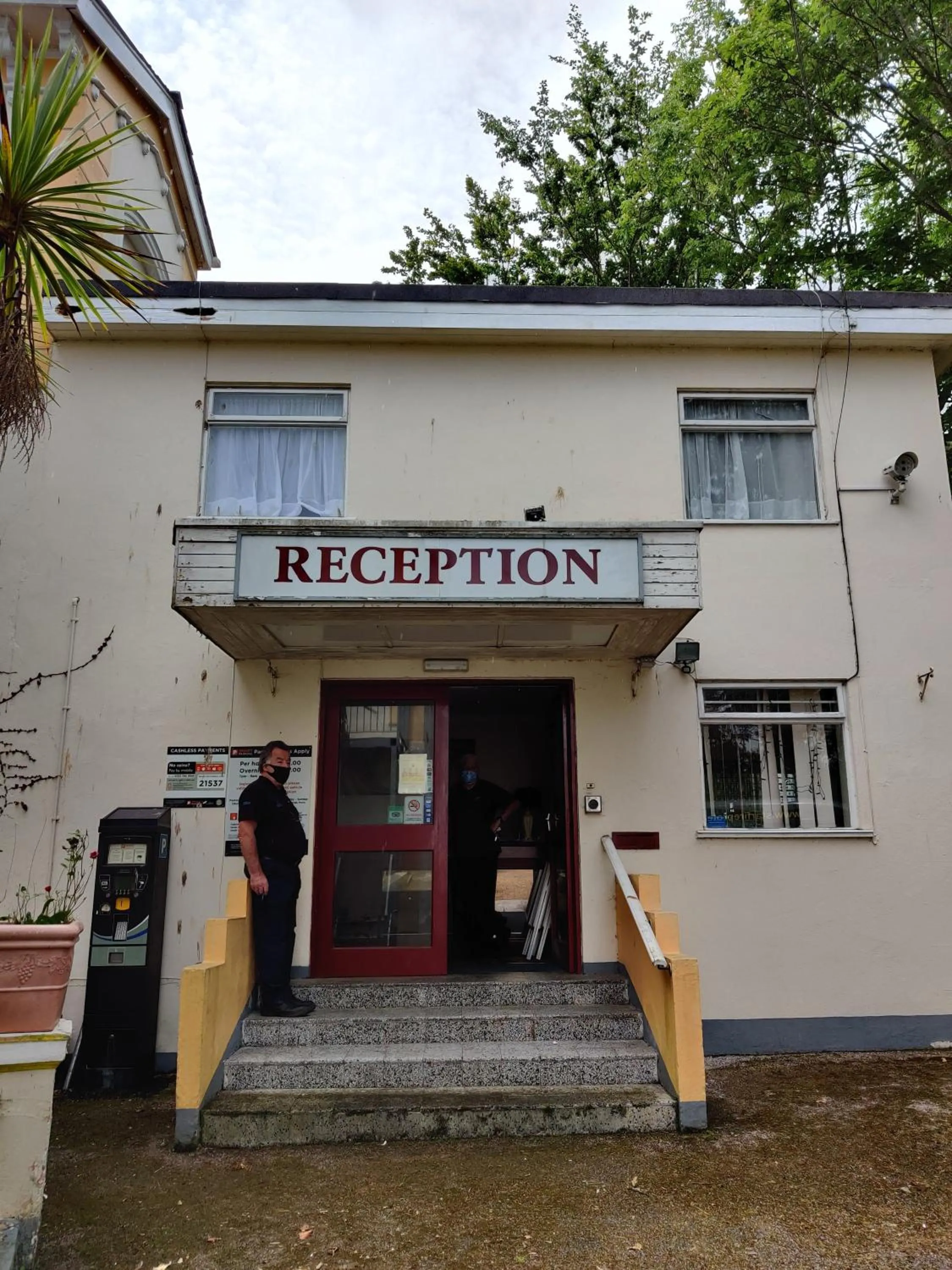 Facade/entrance in Inglewood Palm Hotel, Abbey Sands Torquay