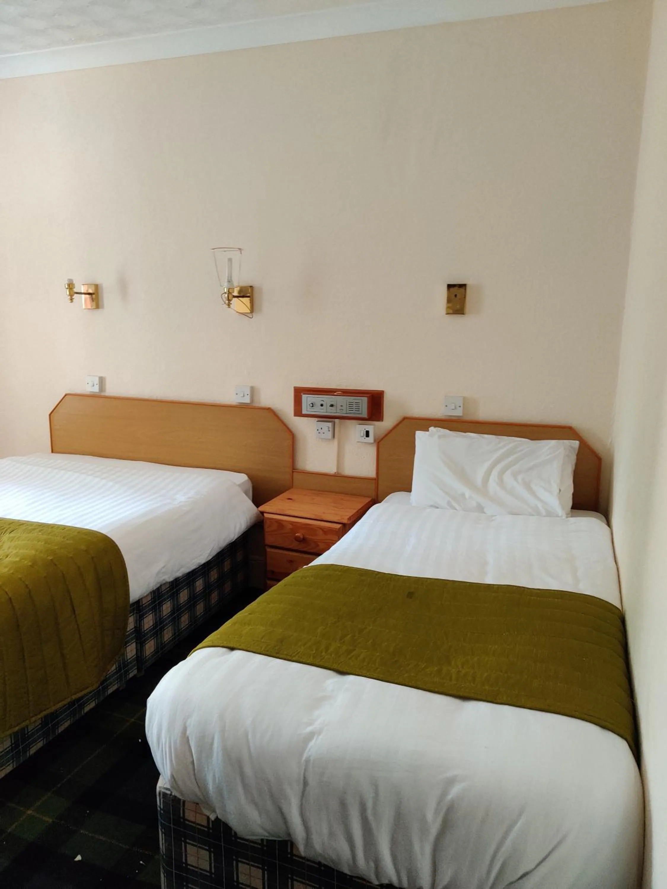 Bedroom in Inglewood Palm Hotel, Abbey Sands Torquay