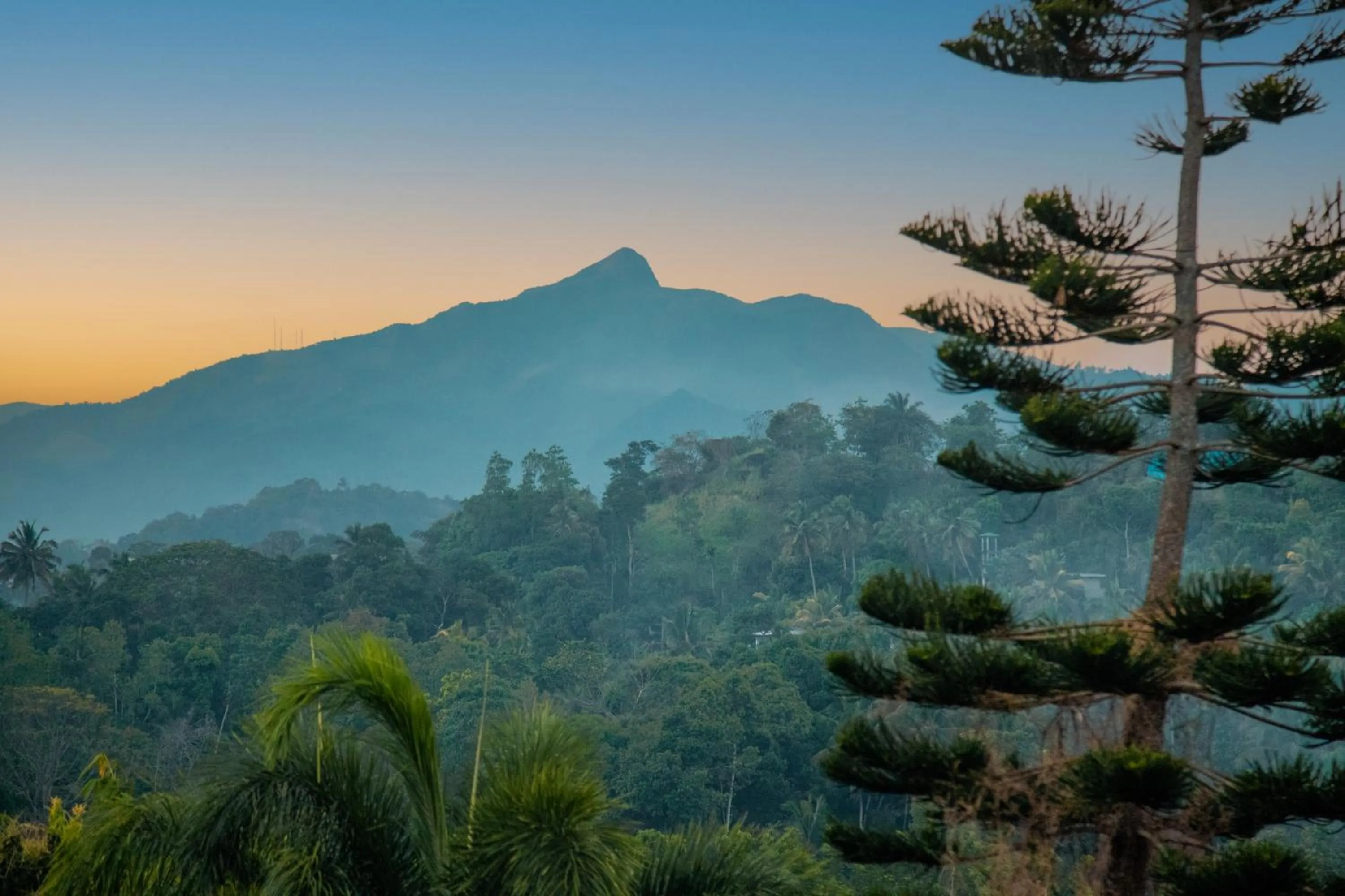 Mountain view in Golden Shower Inn