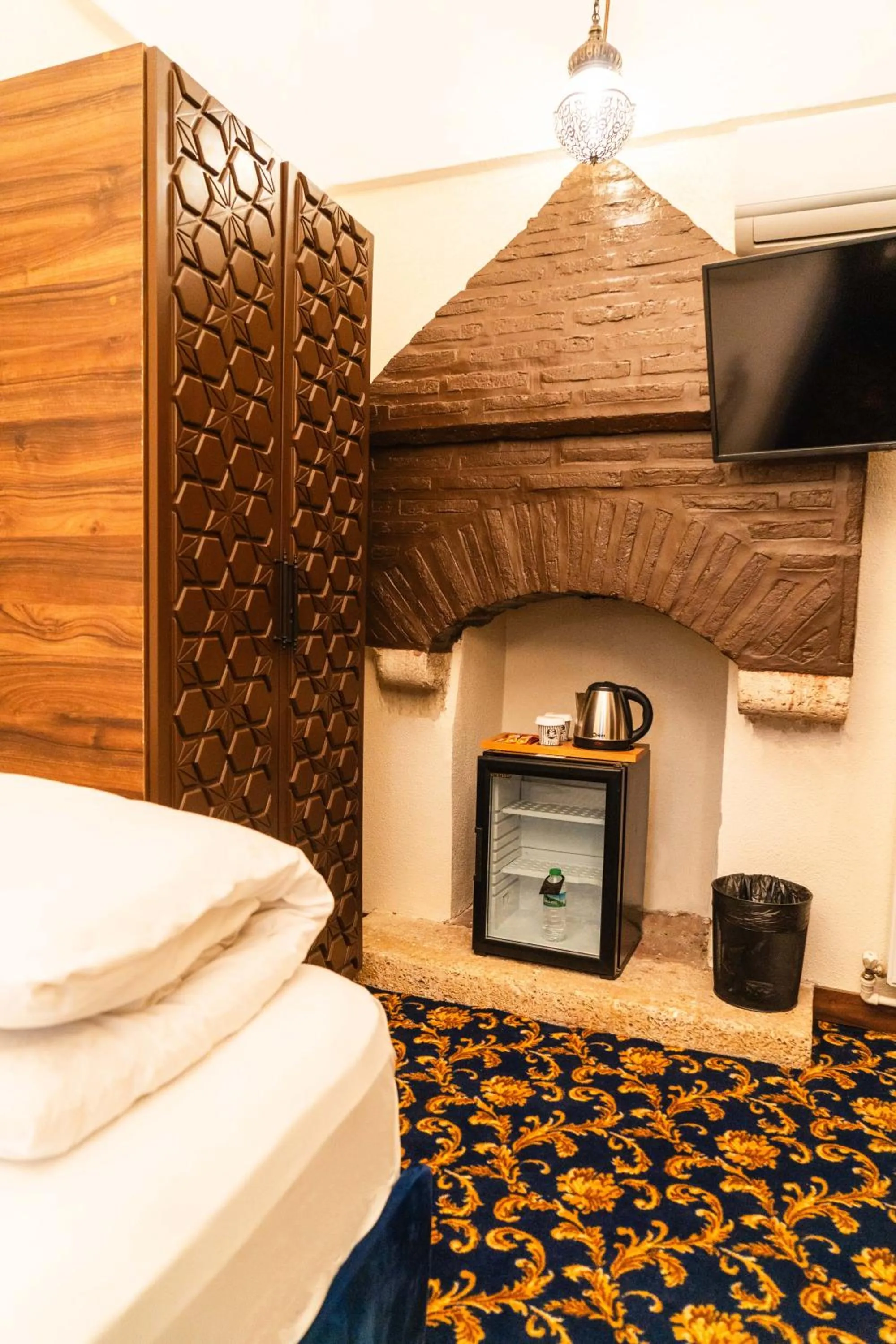 minibar in Rüstempaşa Kervansaray Hotel with Free Parking