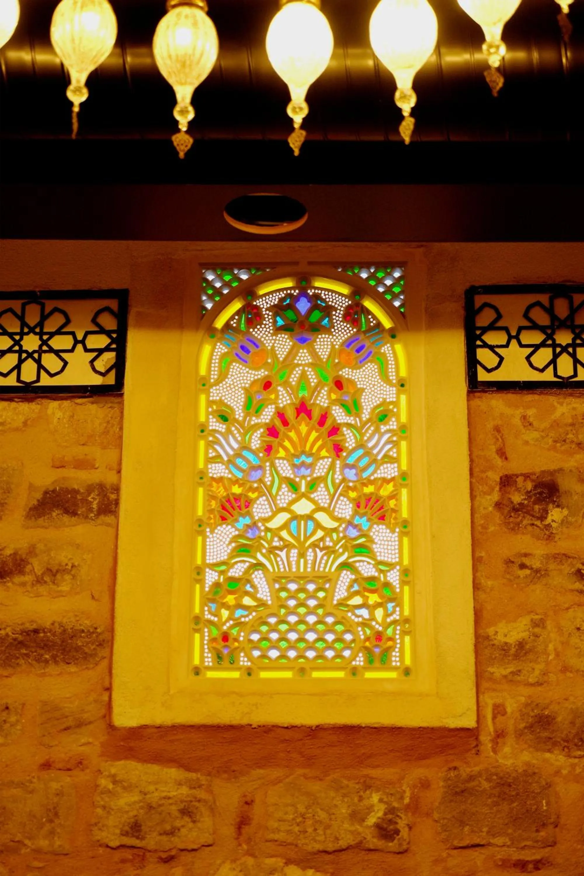 Restaurant/places to eat in Rüstempaşa Kervansaray Hotel with Free Parking