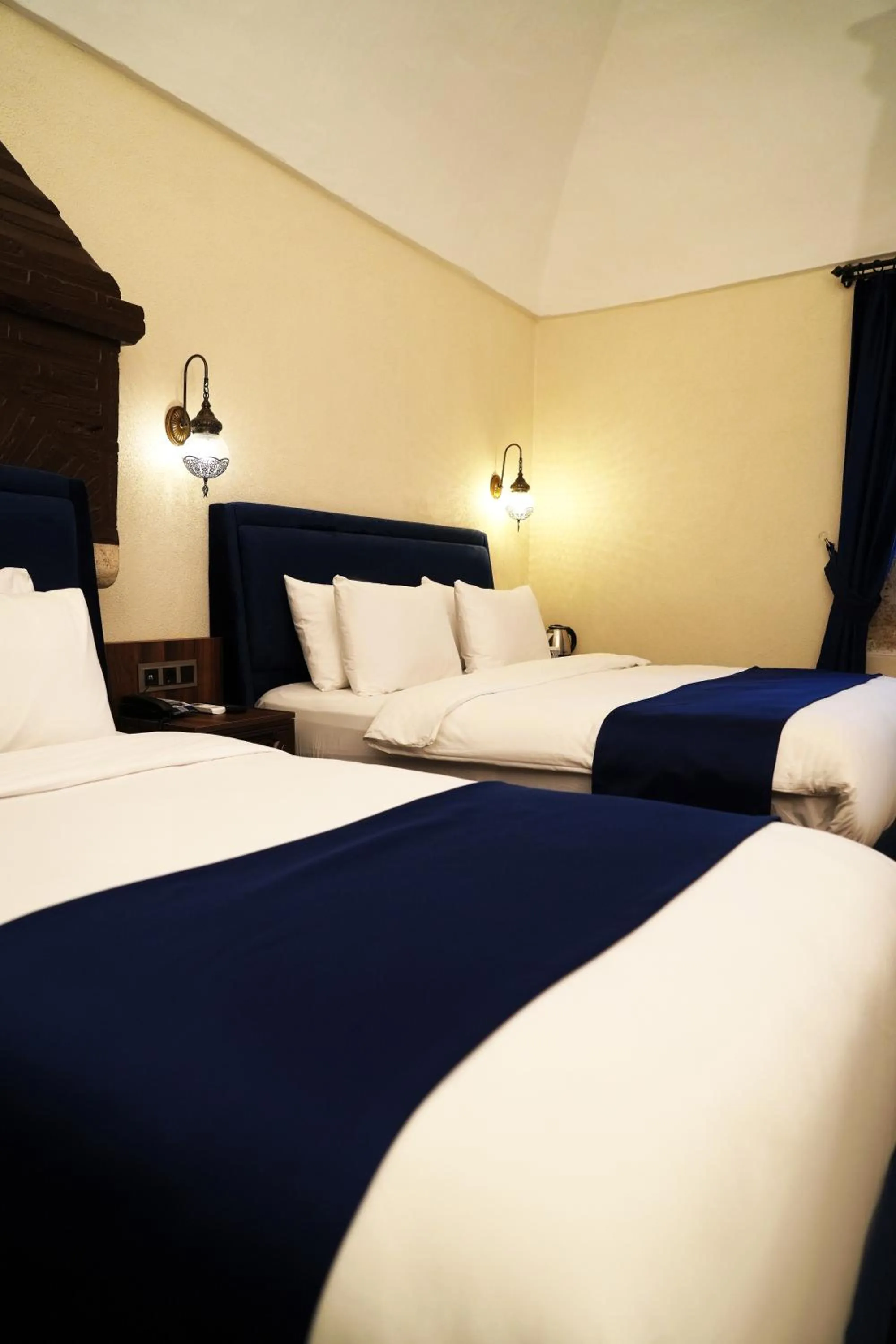 Bedroom, Bed in Rüstempaşa Kervansaray Hotel with Free Parking