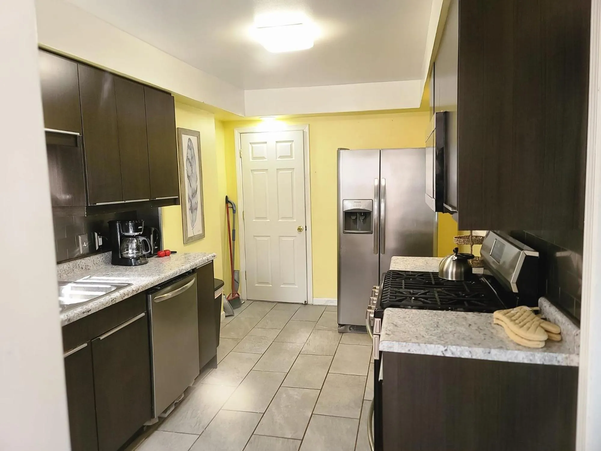 Large Central Homelike Townhome