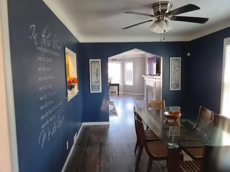 Large Central Homelike Townhome