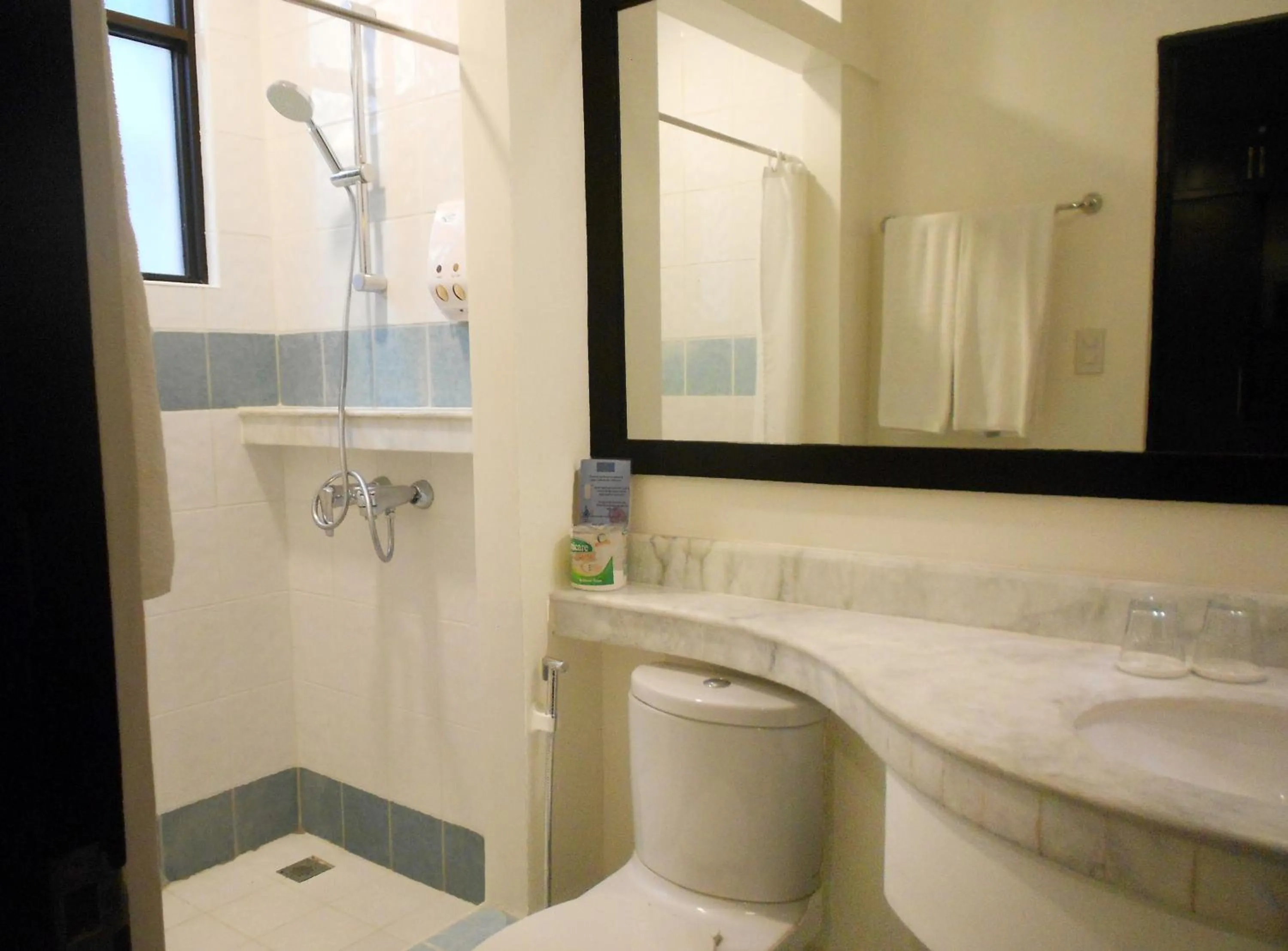 Bathroom in One Crescent Place Hotel