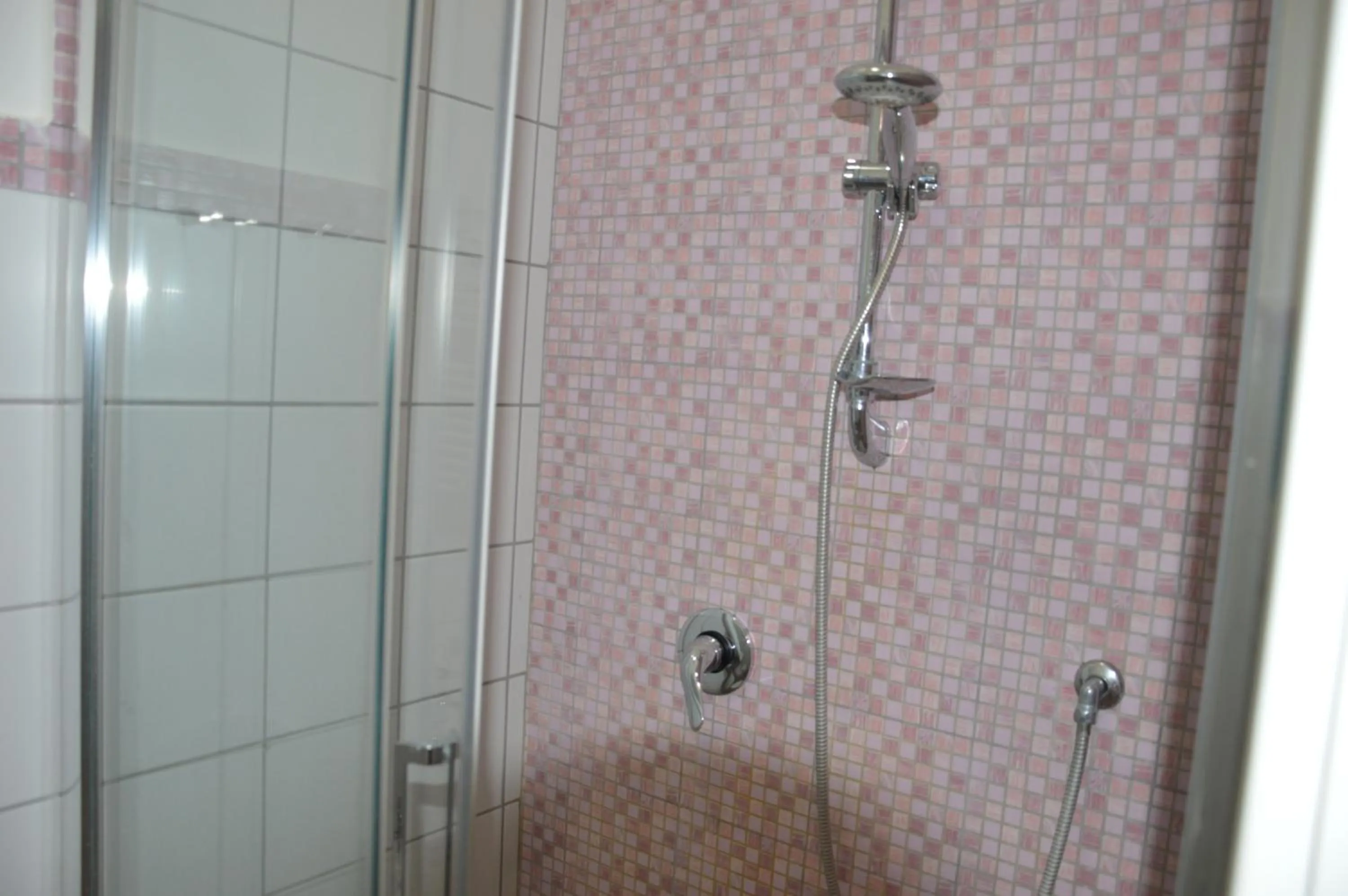 Shower in B&B Acquamarina