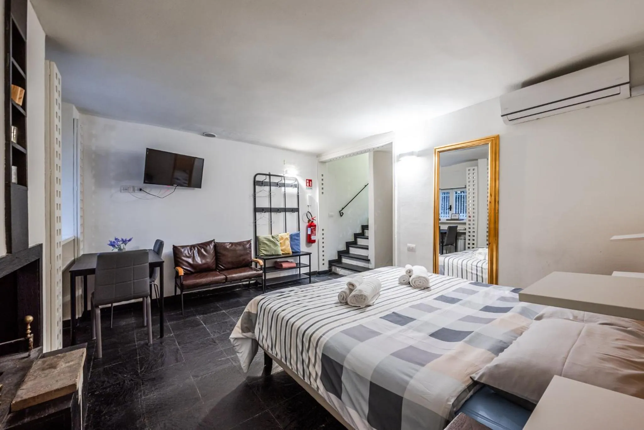 Bed in Villa Anglia, SmartStay - Amendola, Fiera, Ospedale San Luca