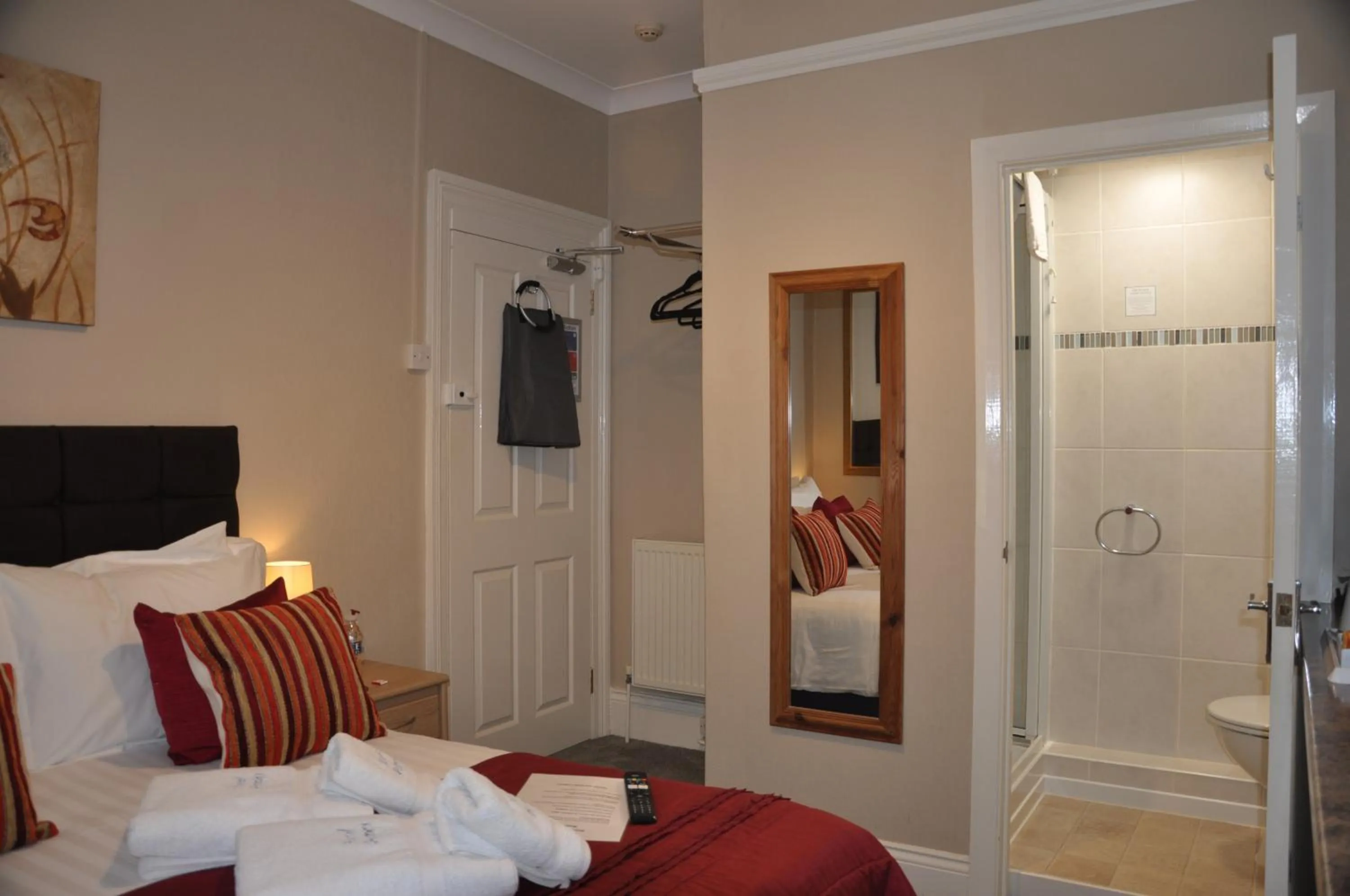 Bedroom, Bed in Hotel Peppers