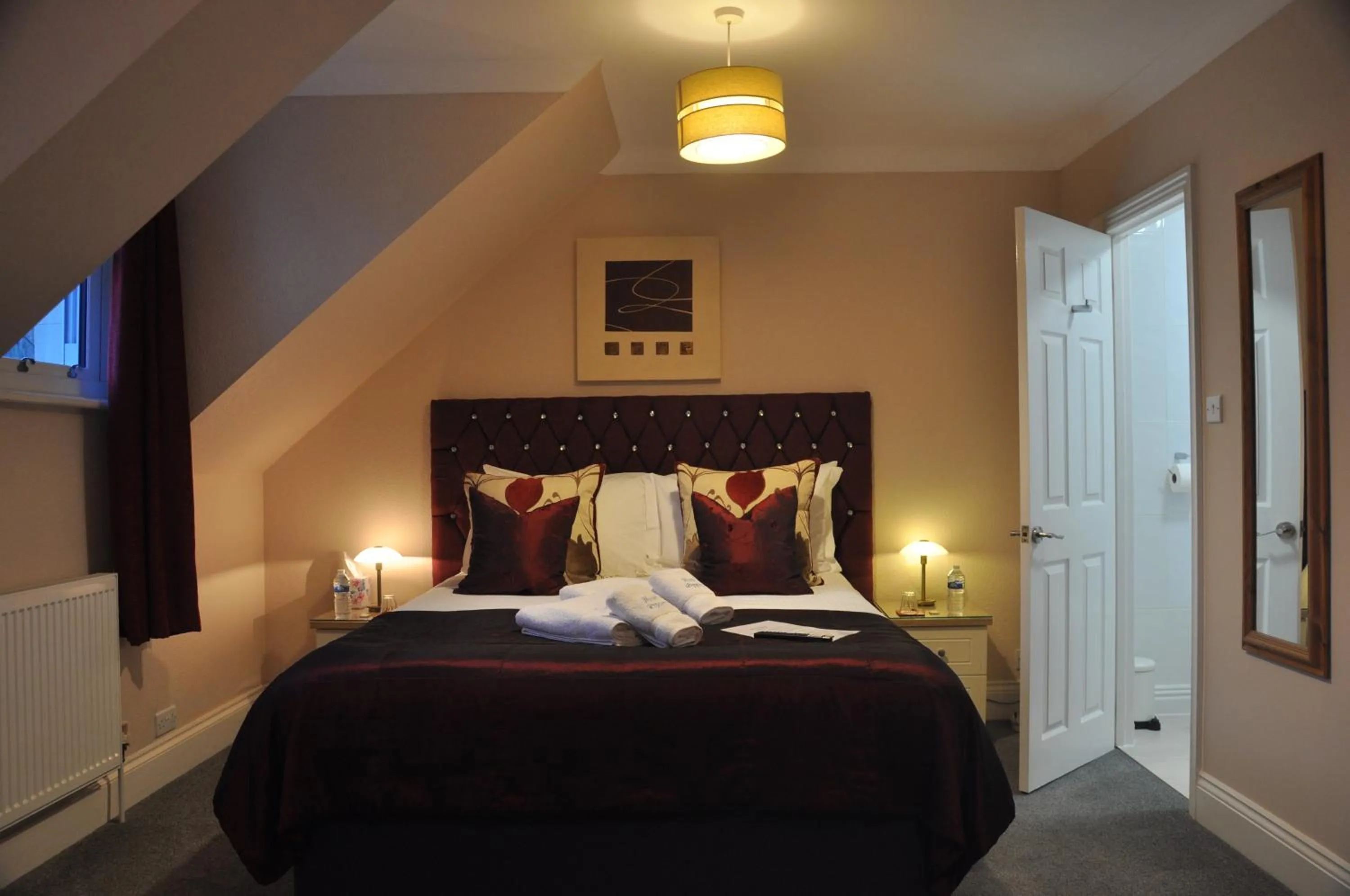 Bedroom, Bed in Hotel Peppers