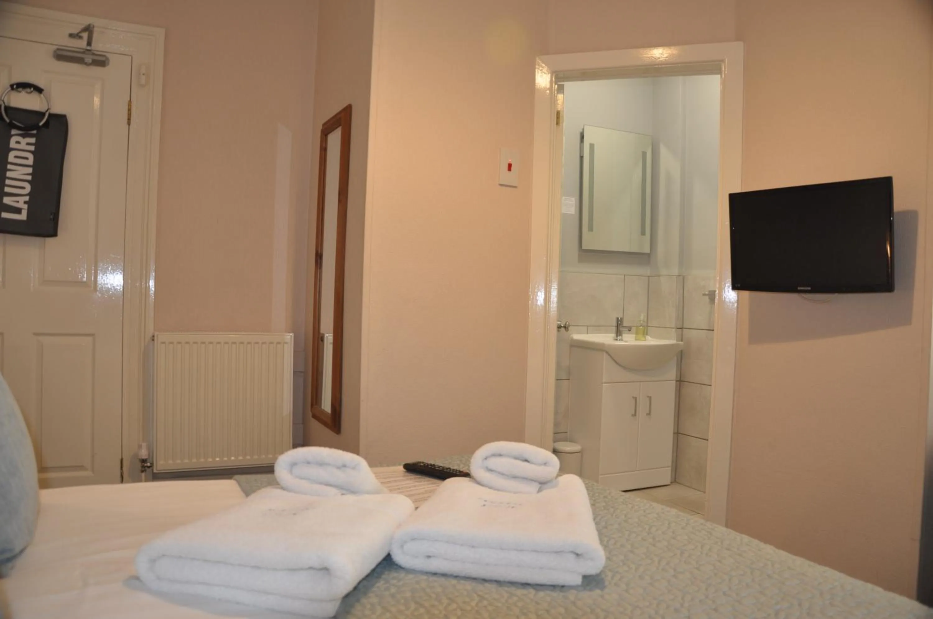 Bedroom, Bed in Hotel Peppers