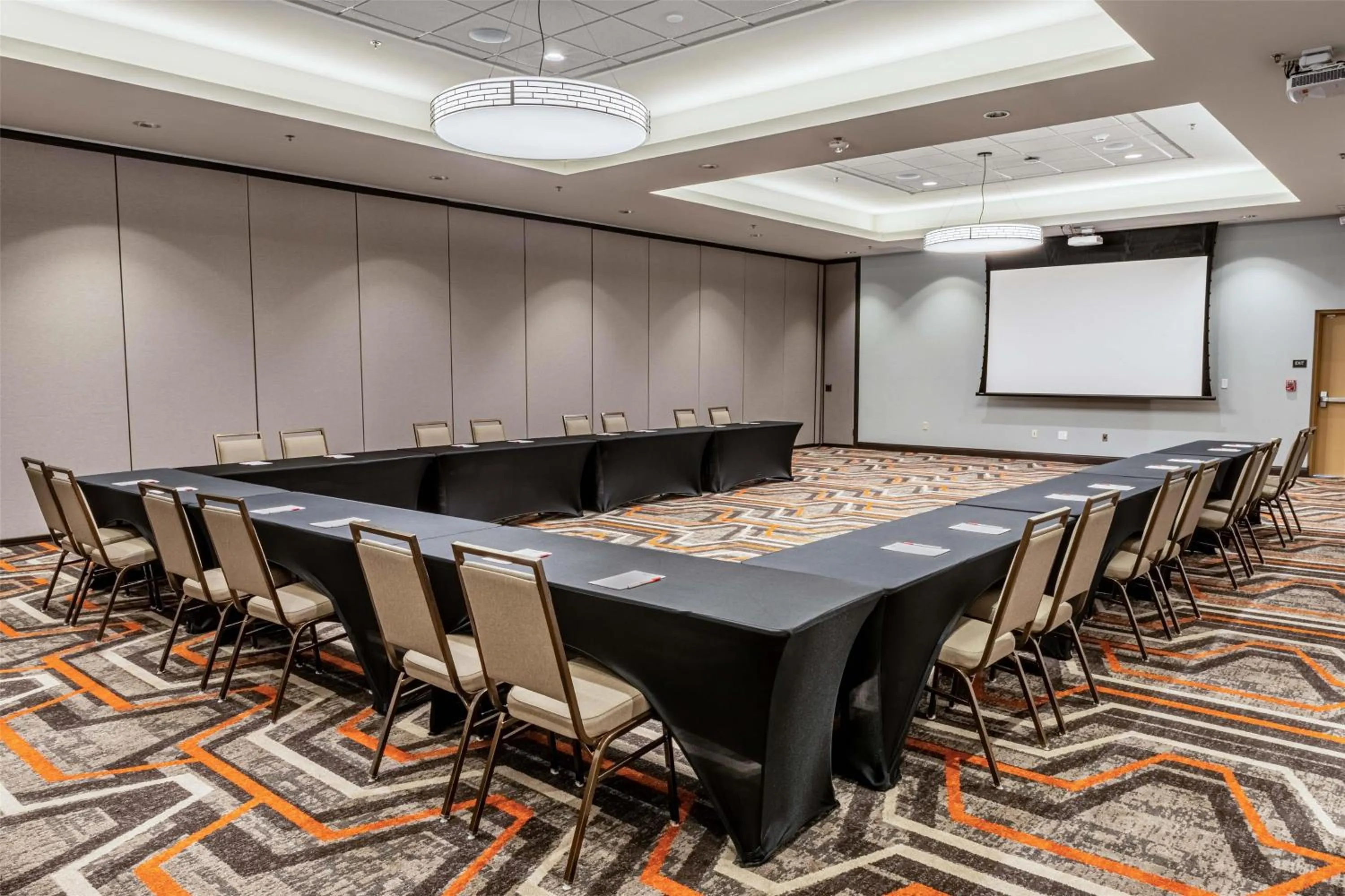 Meeting/conference room in Drury Plaza Hotel Dallas Arlington
