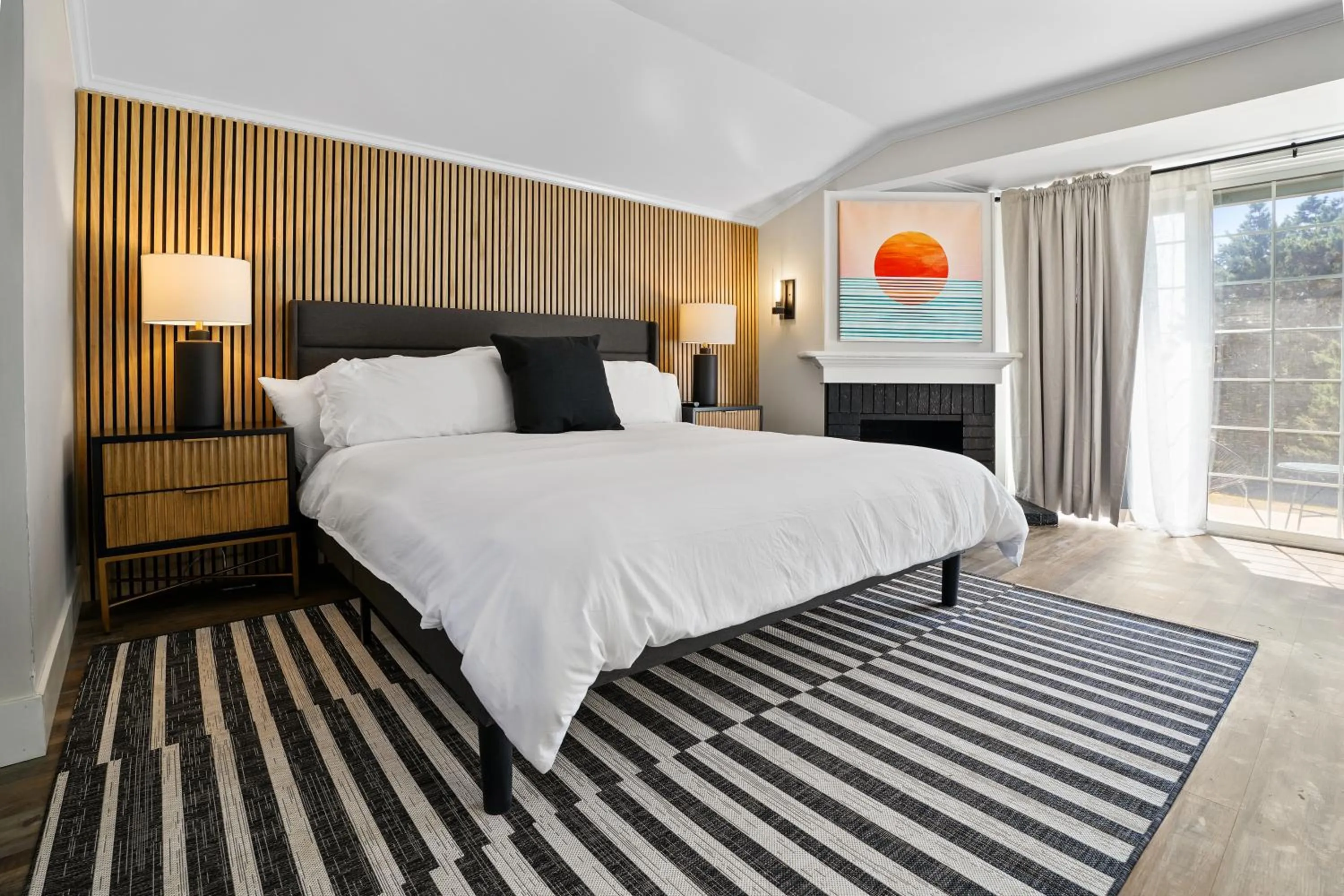 Bed in Mendo Bungalow