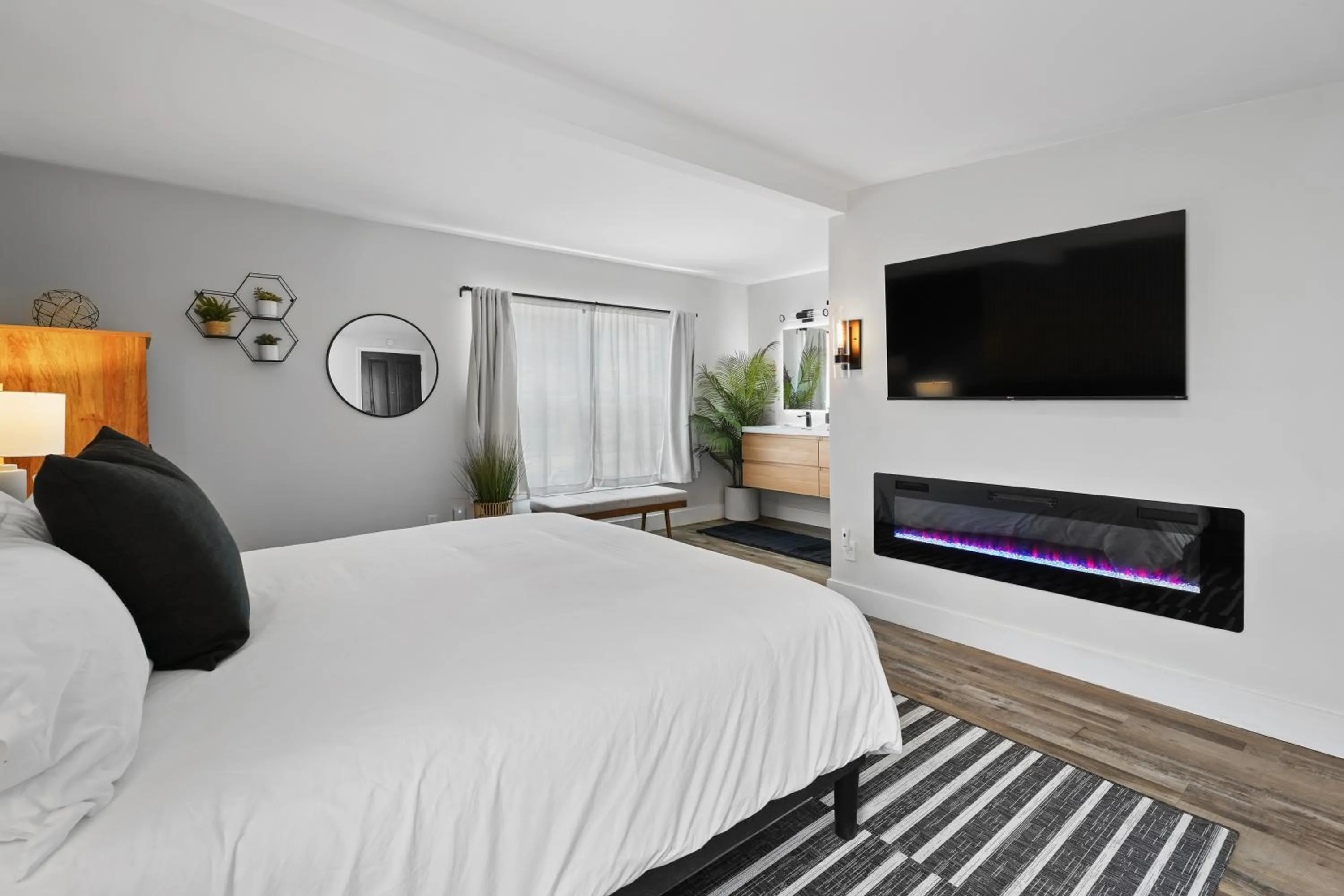 Bed in Mendo Bungalow