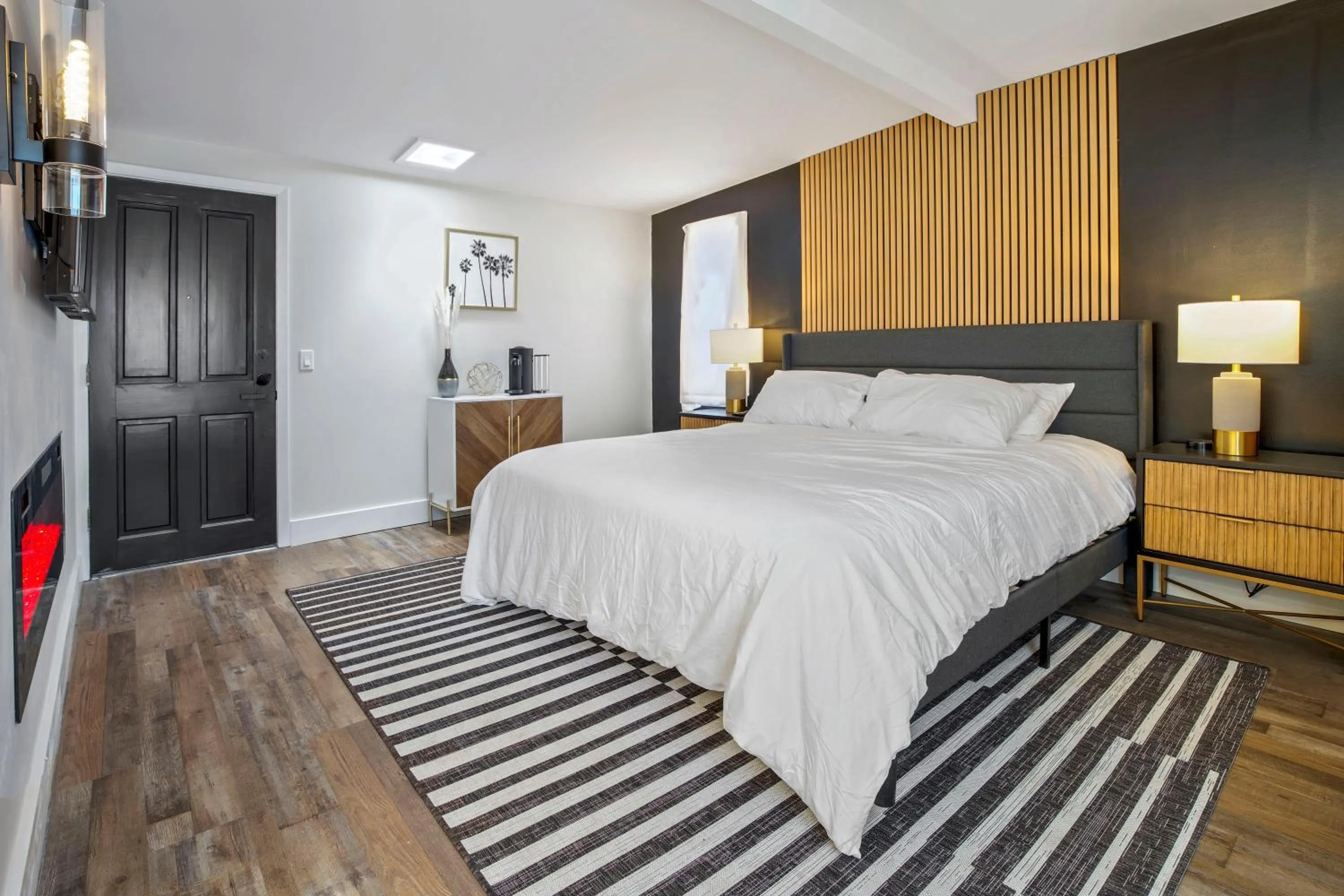 Bedroom, Bed in Mendo Bungalow