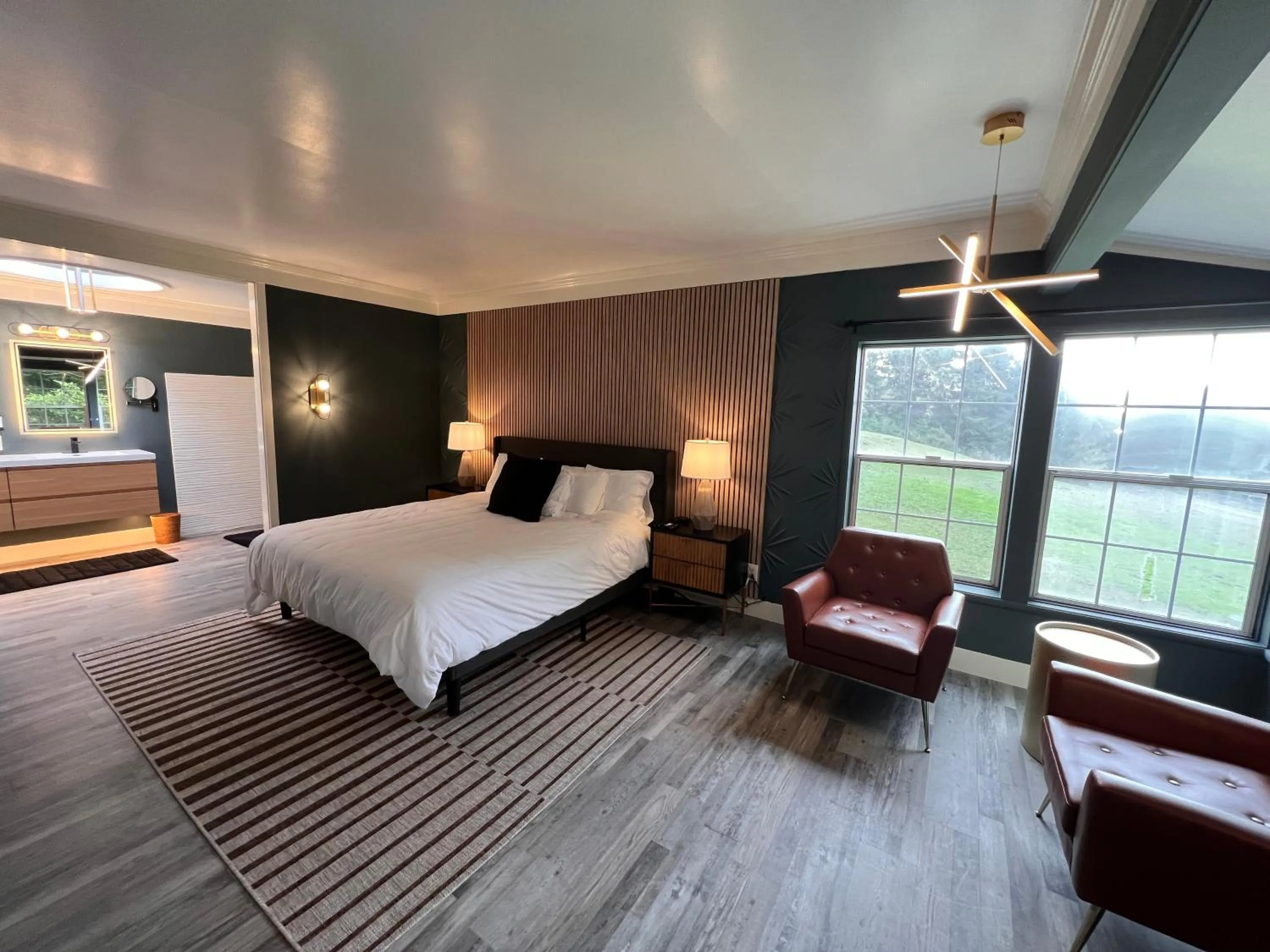 Bedroom, Bed in Mendo Bungalow