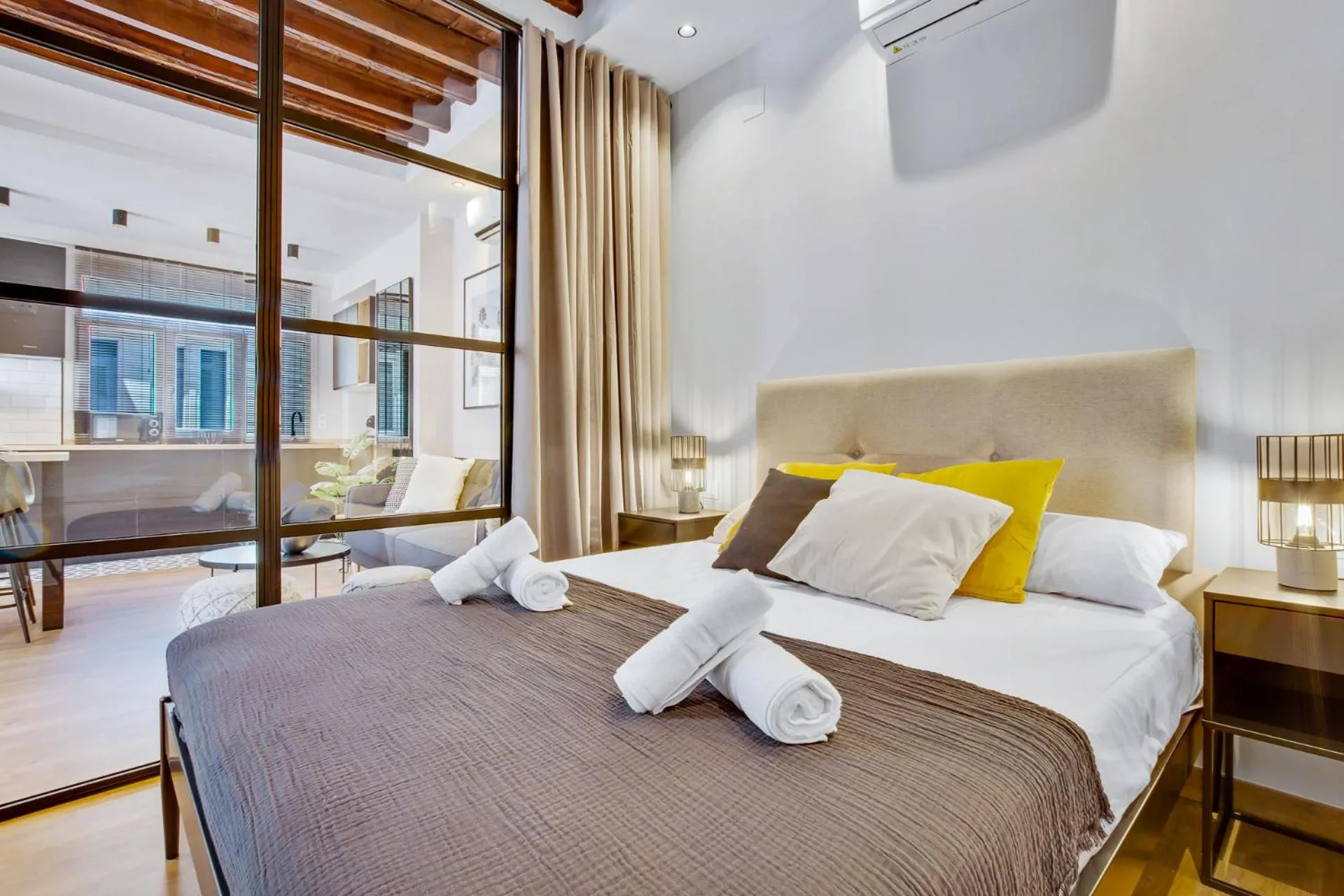 Bed in Modern & Quite Appartment at Larios