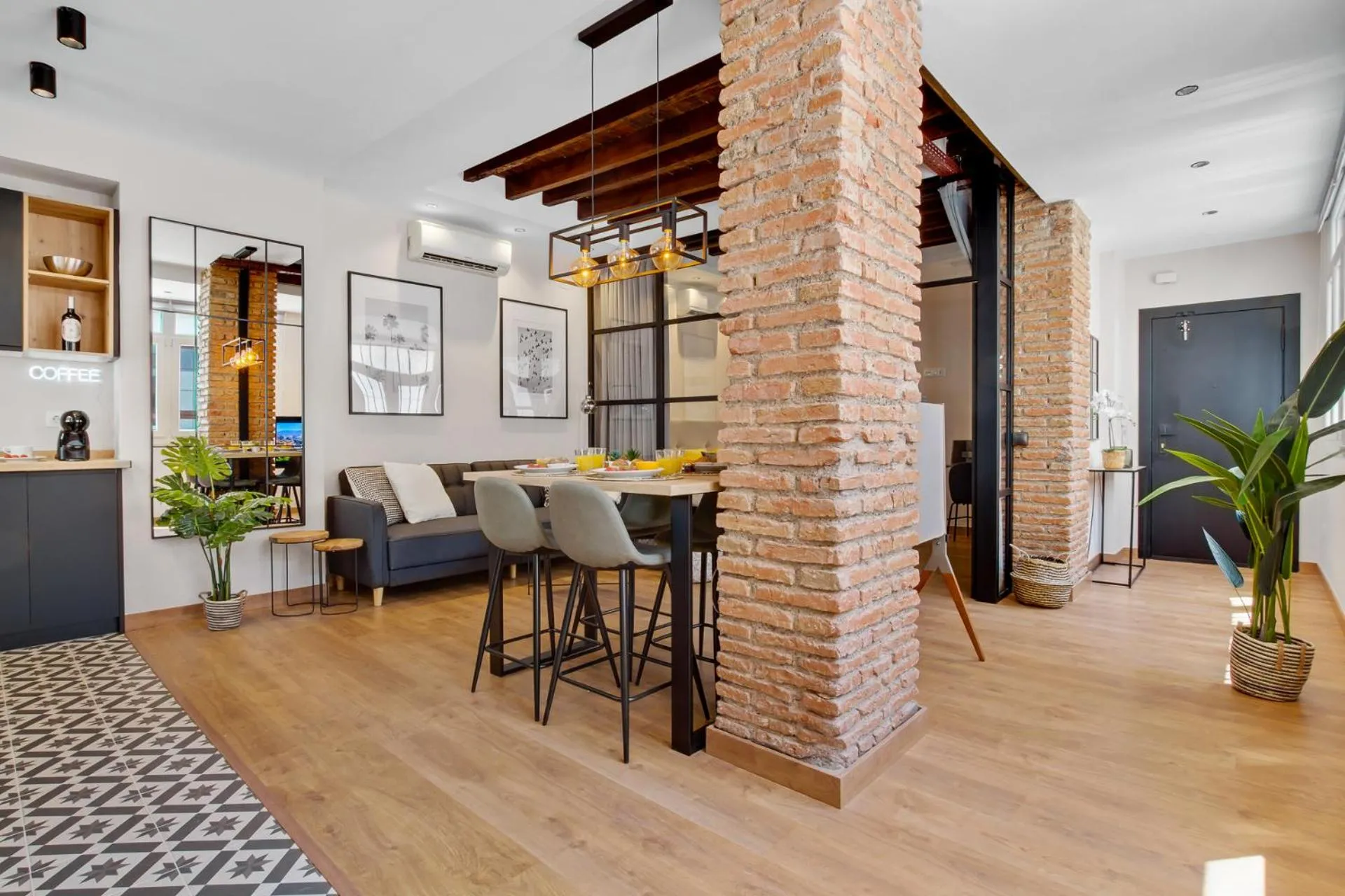Living room in Modern & Quite Appartment at Larios