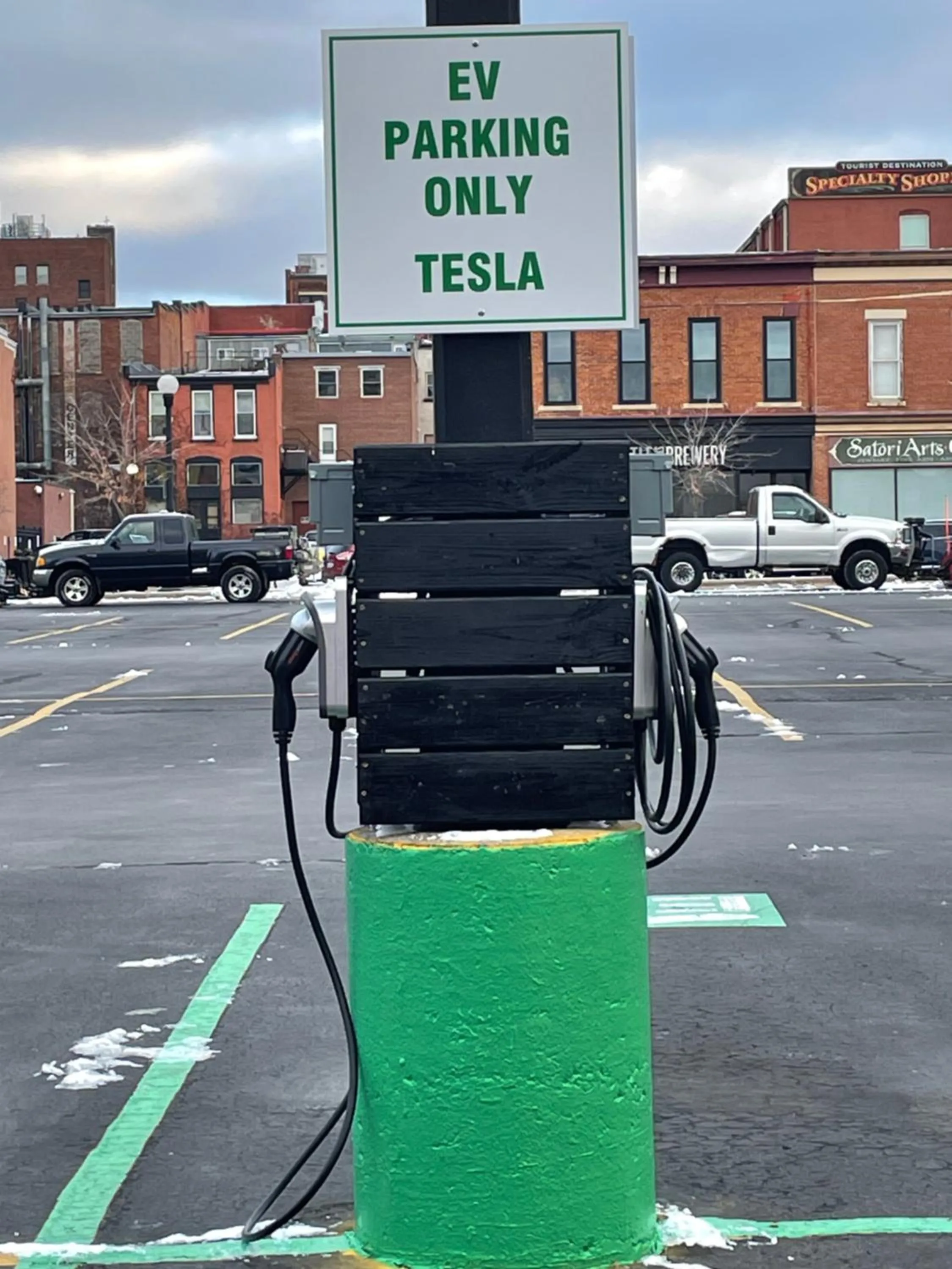 Parking in Radisson Hotel La Crosse