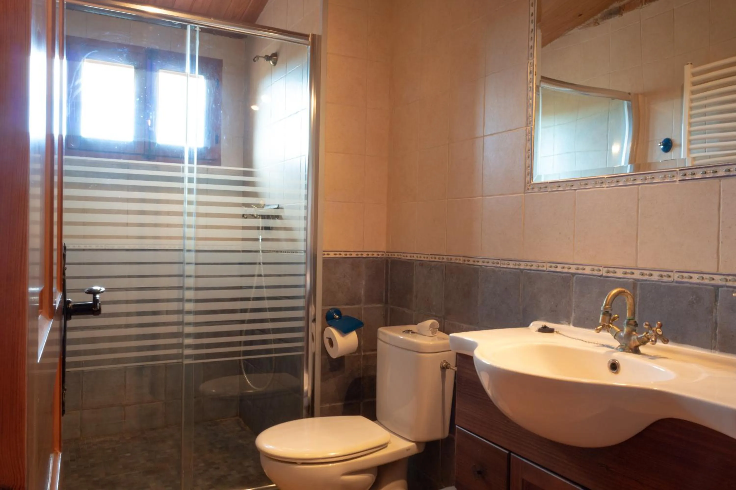 Shower in Can Pobric