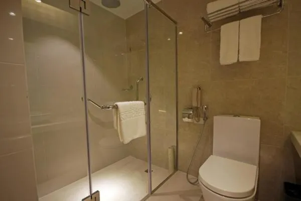 Bathroom in Brentwood Suites