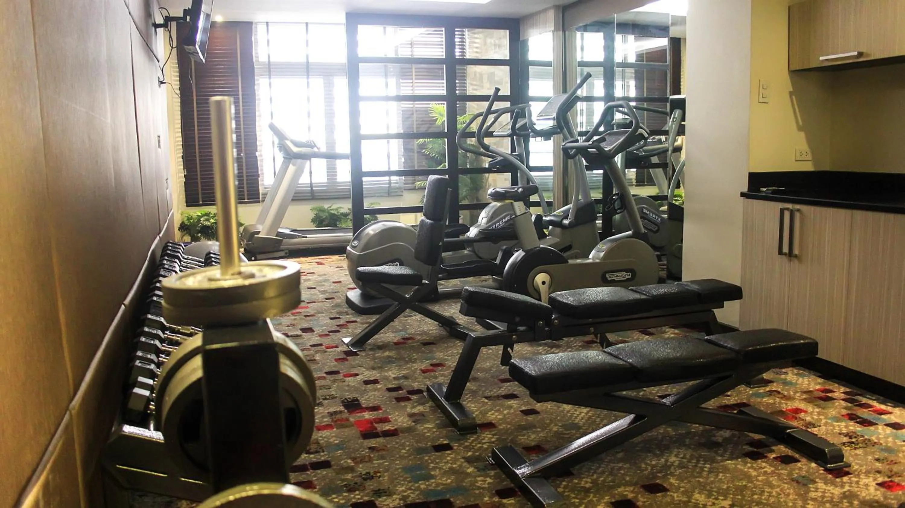 Fitness centre/facilities in Brentwood Suites