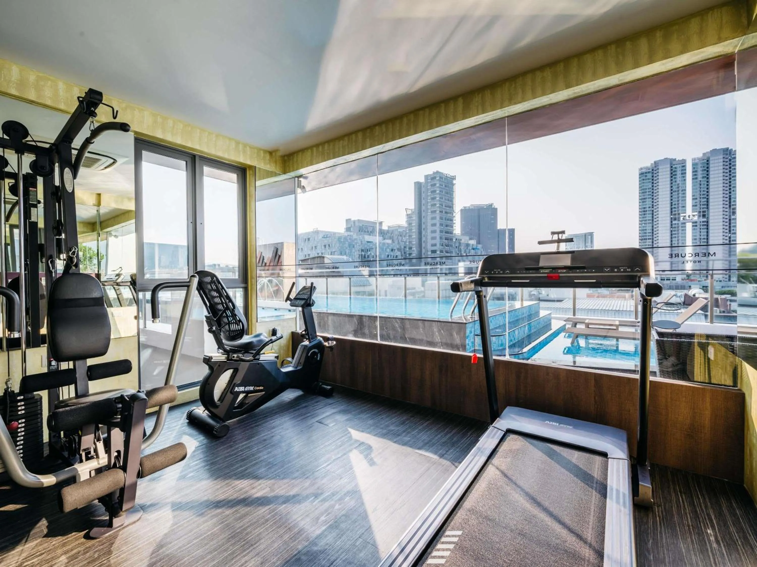 Property building in Mercure Singapore Tyrwhitt