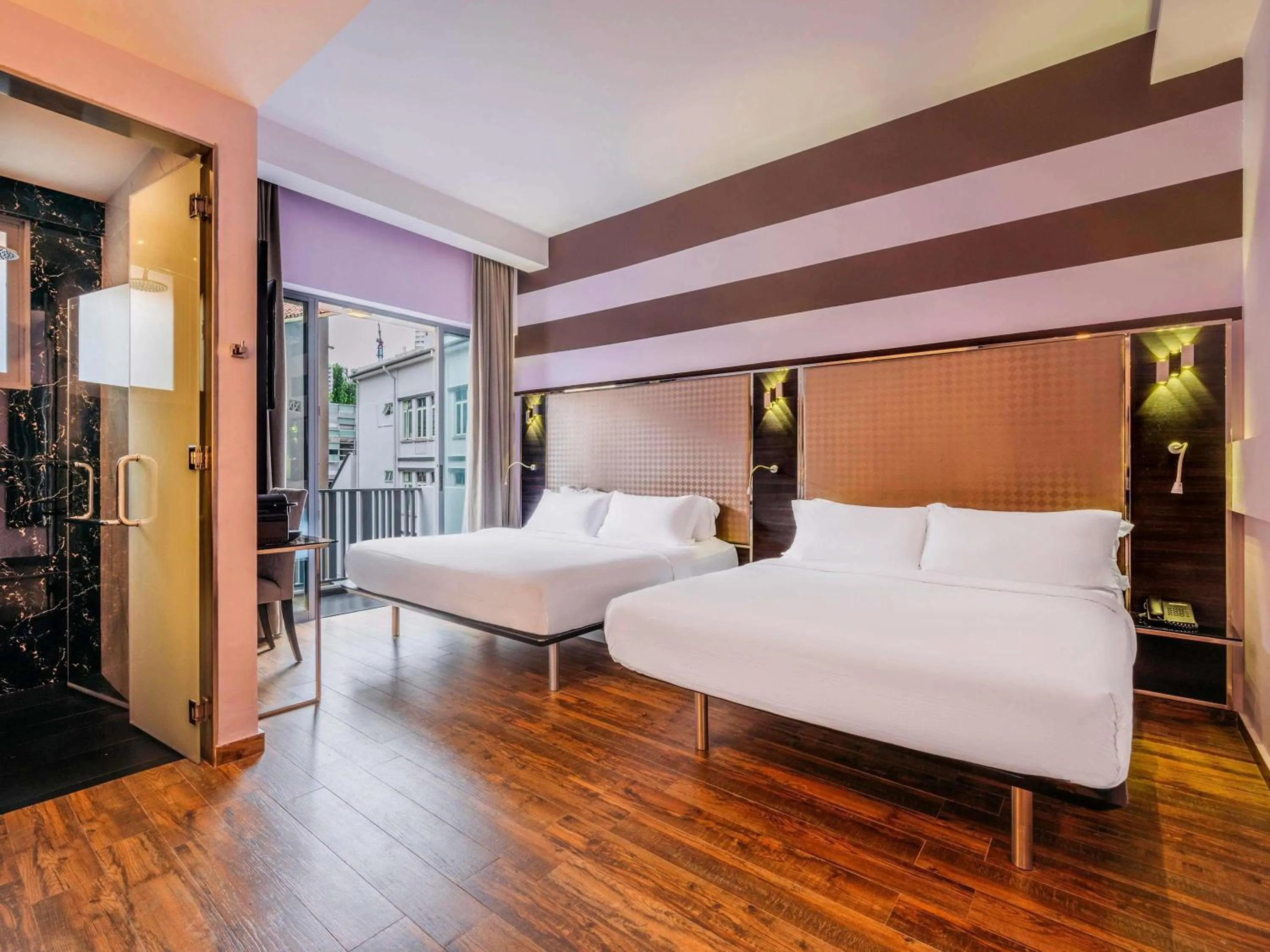 Bedroom, Bed in Mercure Singapore Tyrwhitt