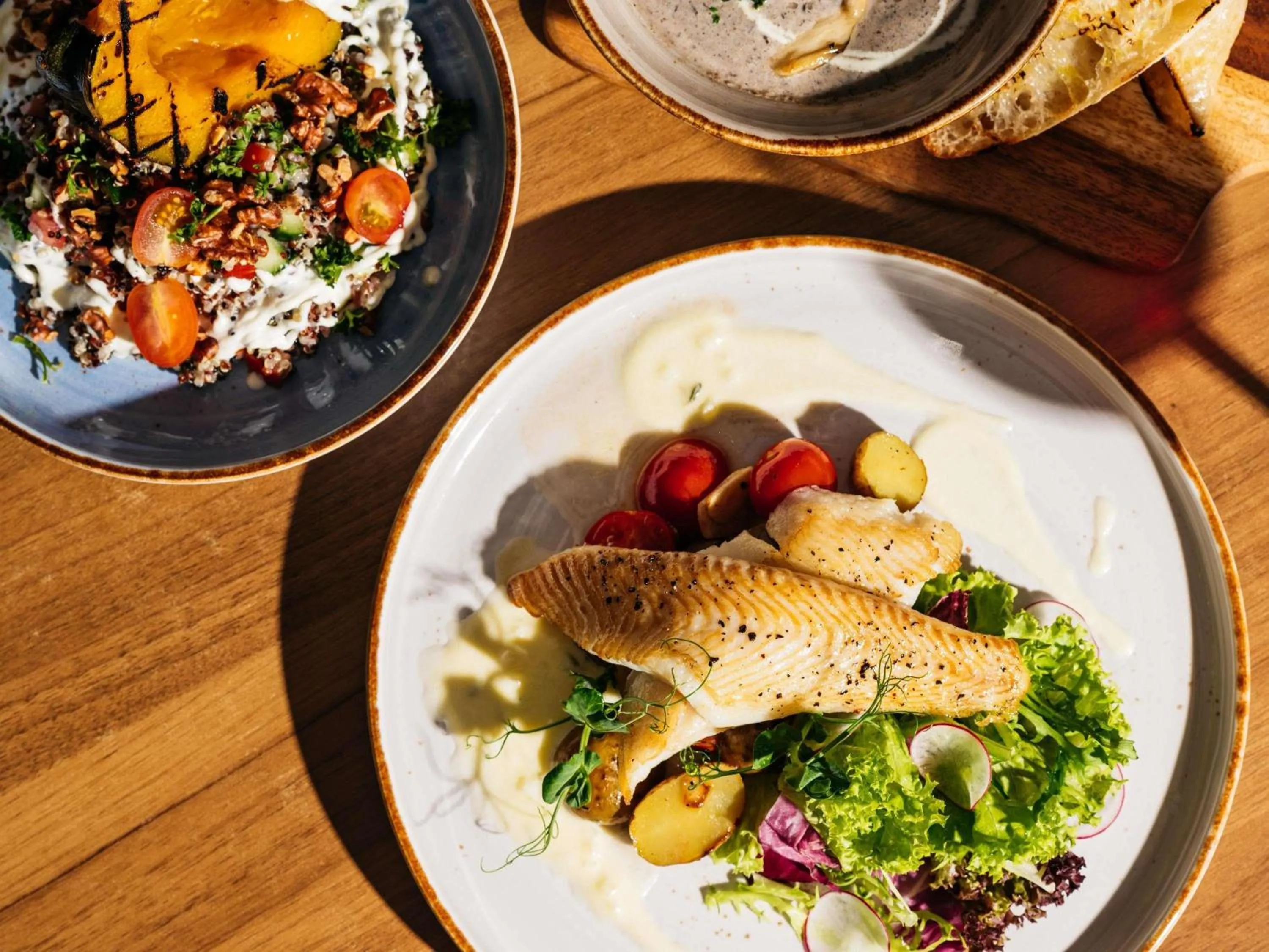 Restaurant/places to eat in Mercure Singapore Tyrwhitt