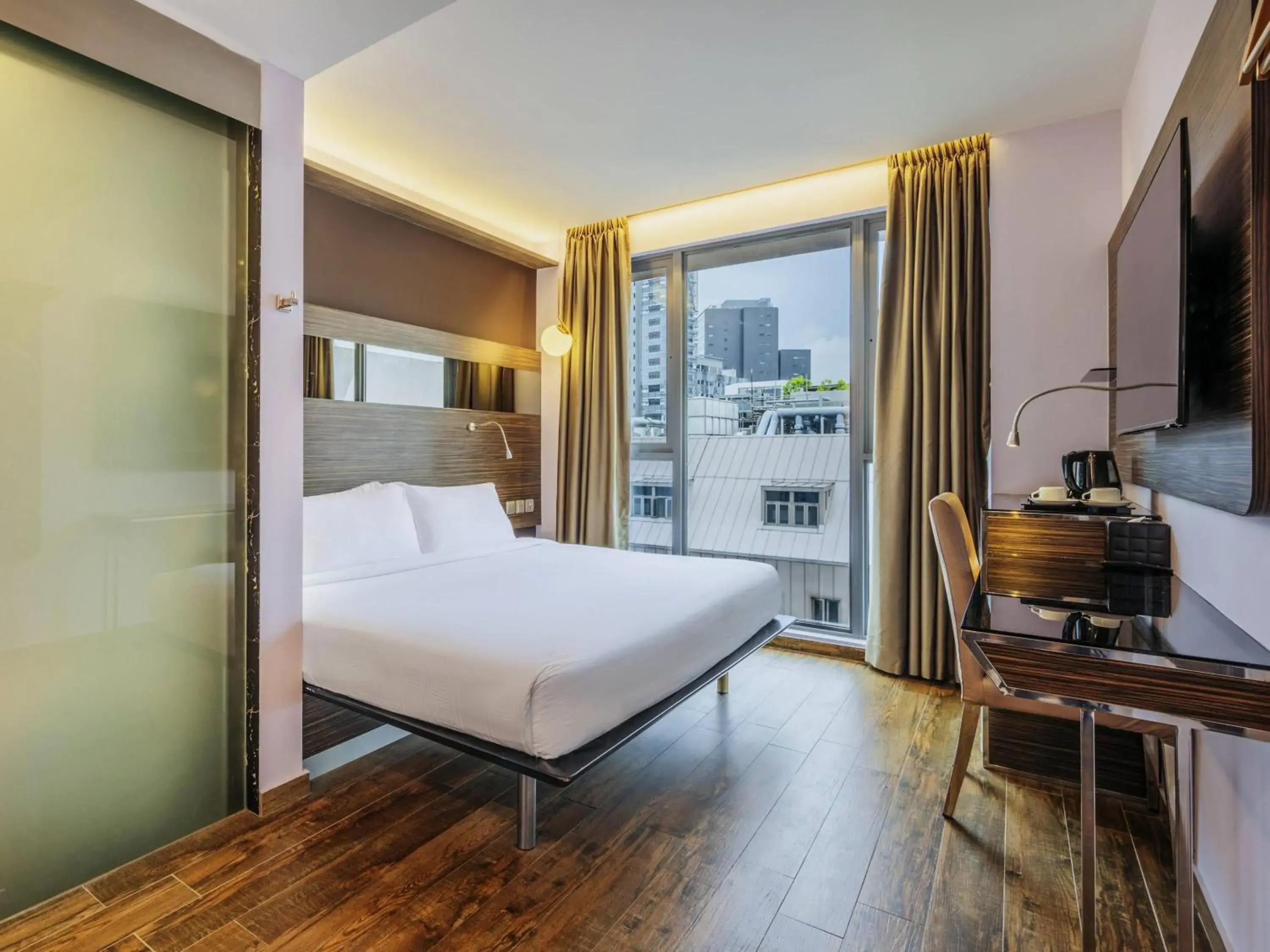 Classic Double Room in Mercure Singapore Tyrwhitt Classic Double Room in Mercure Singapore Tyrwhitt