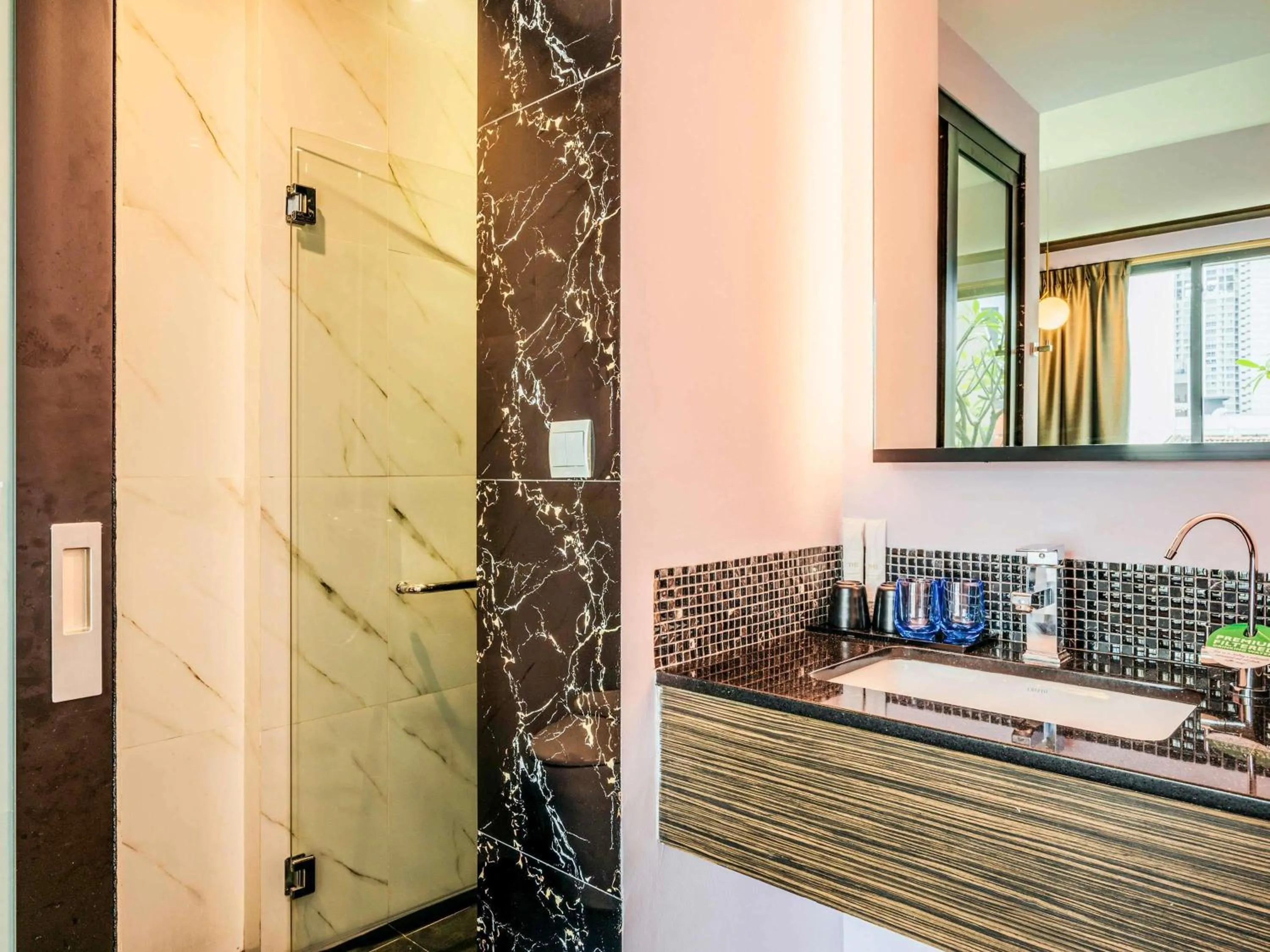 Bedroom in Mercure Singapore Tyrwhitt