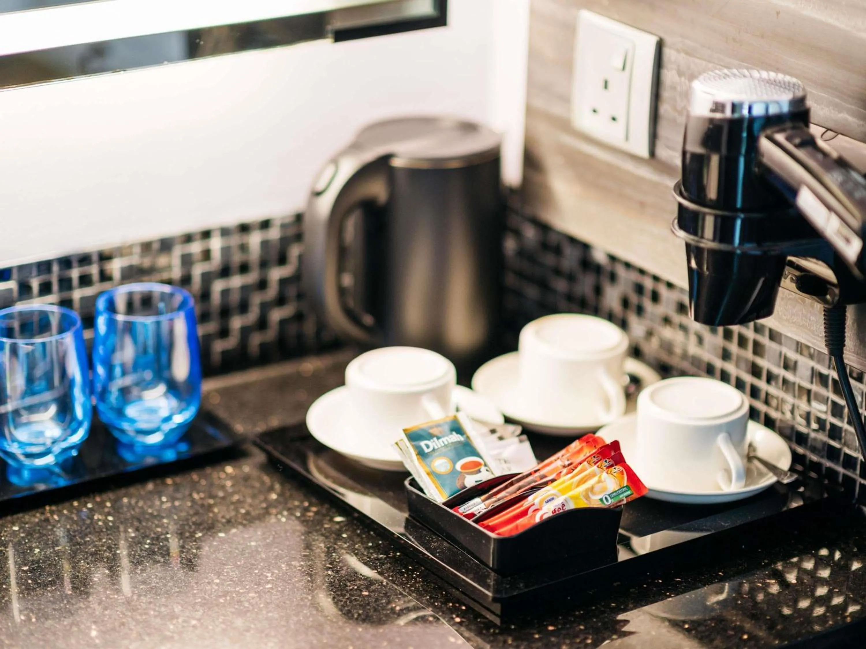 Bedroom in Mercure Singapore Tyrwhitt