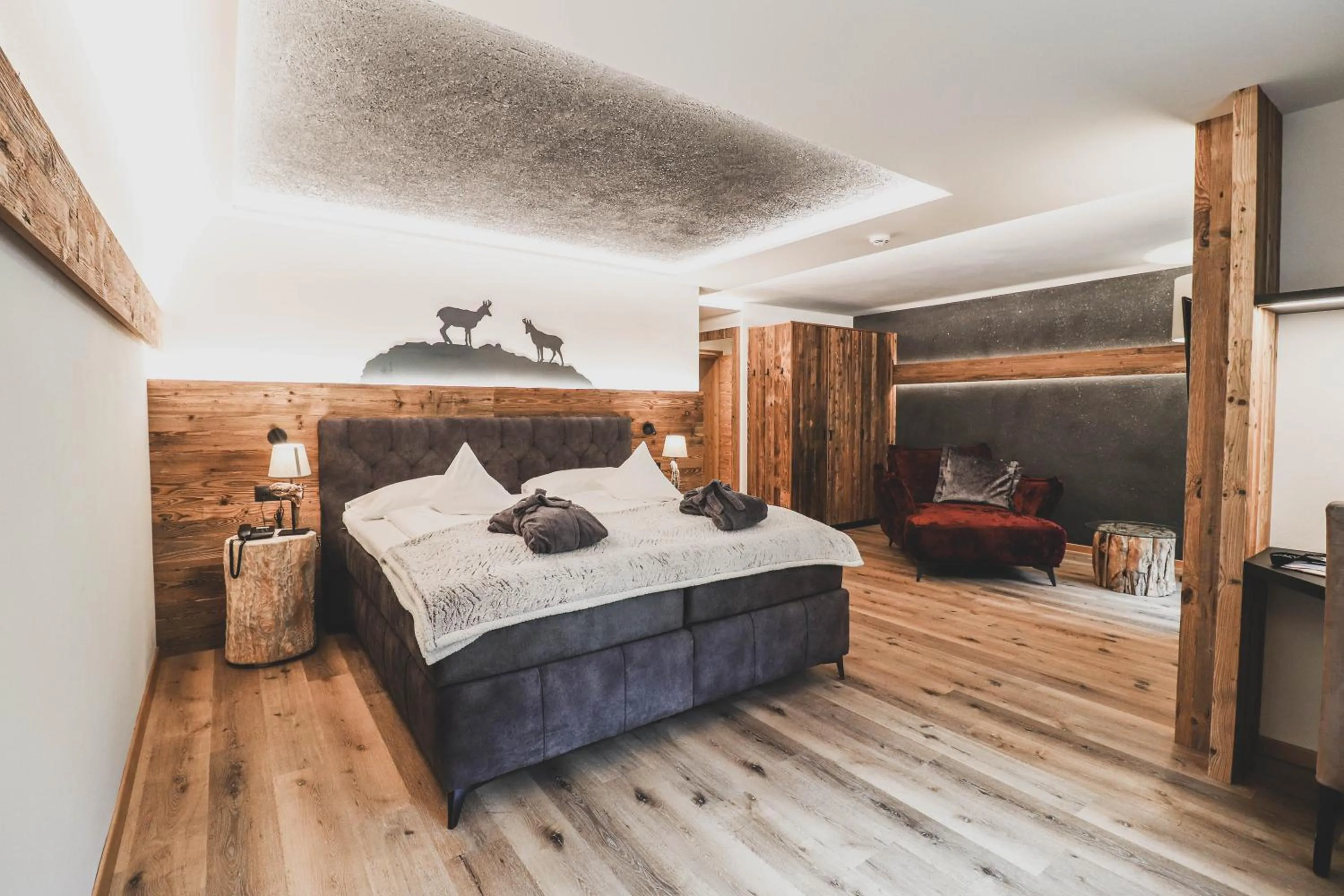 Bedroom, Bed in Montresor Hotel Pfeldererhof