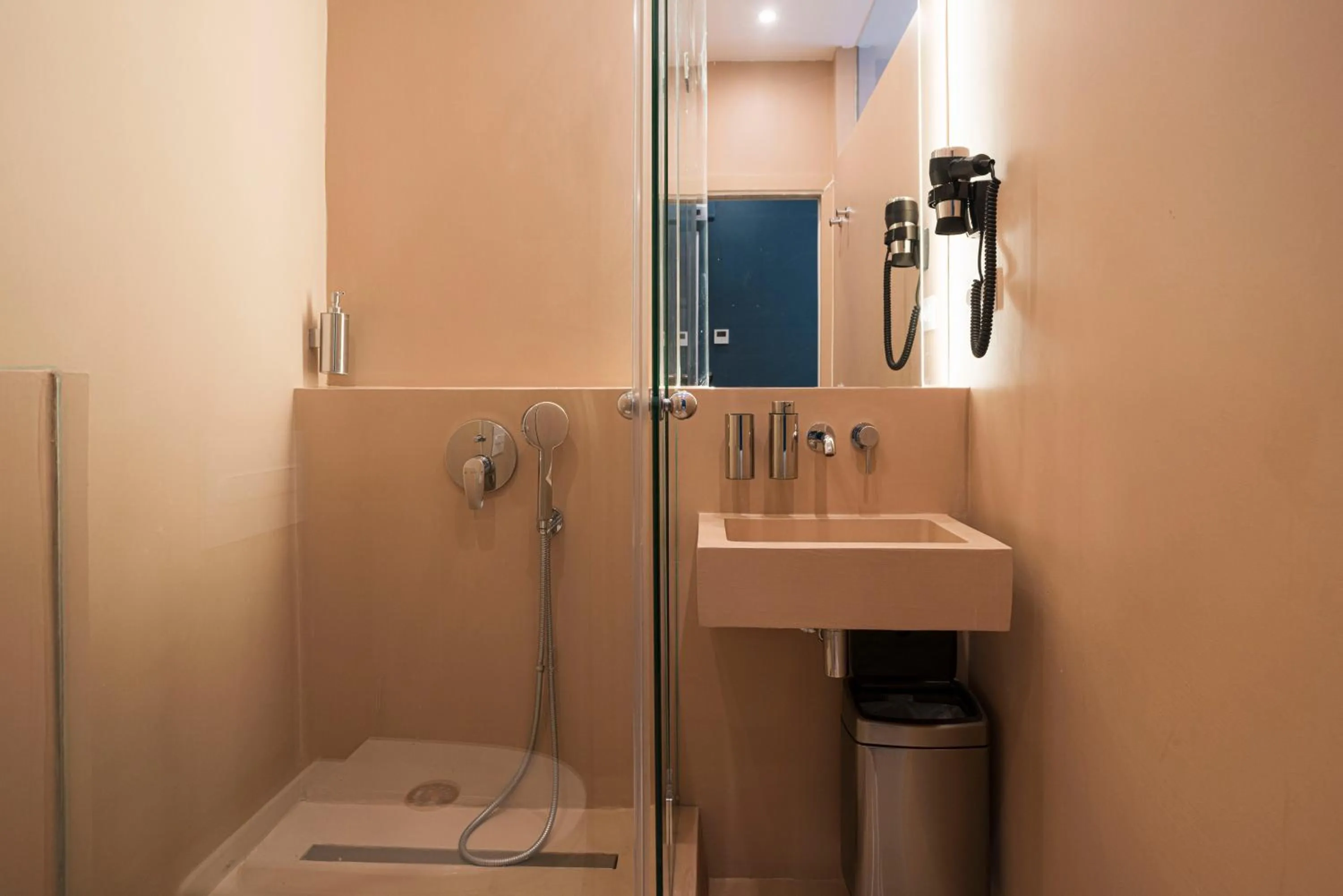 Bathroom in Hostal Sol y K