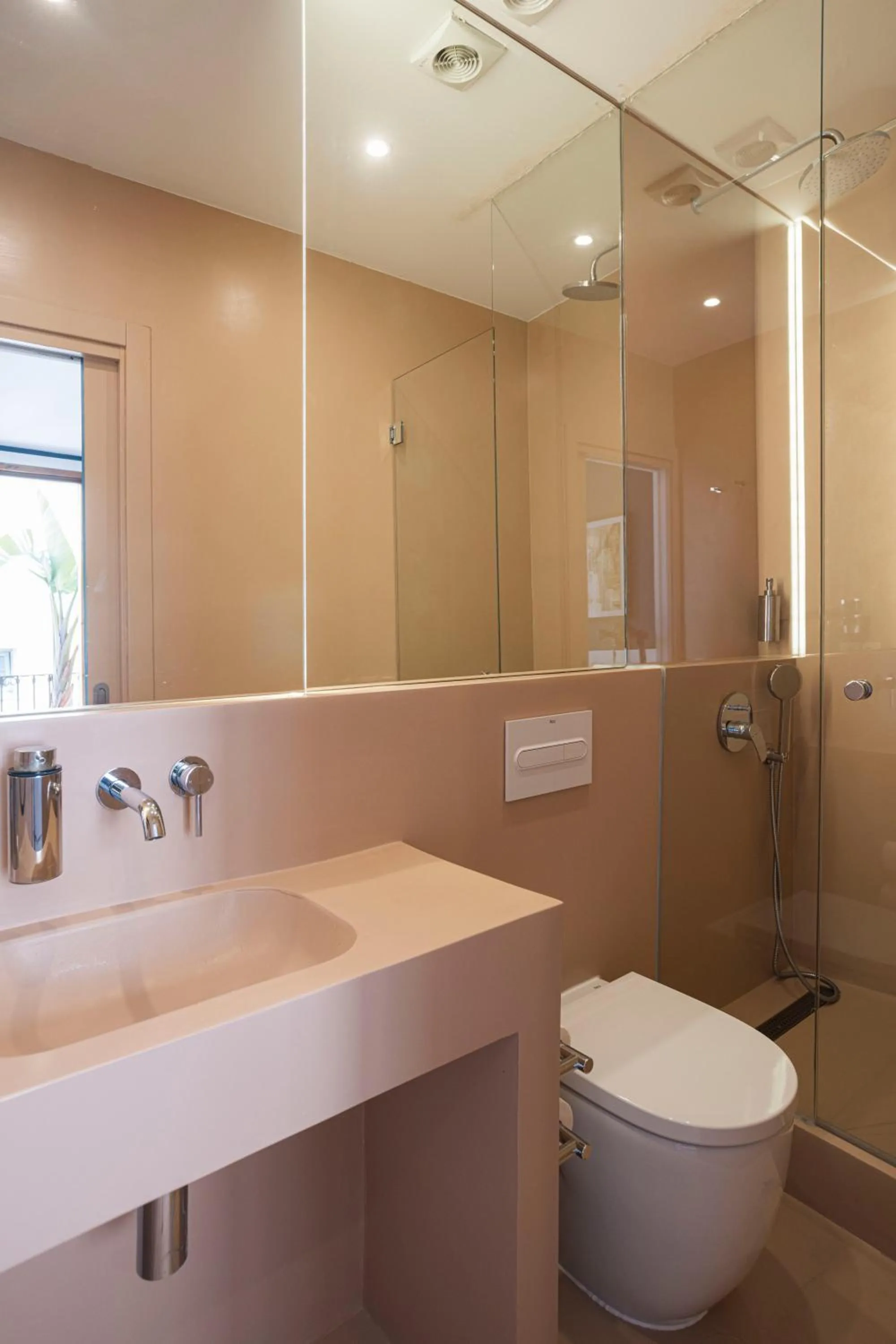 Bathroom in Hostal Sol y K