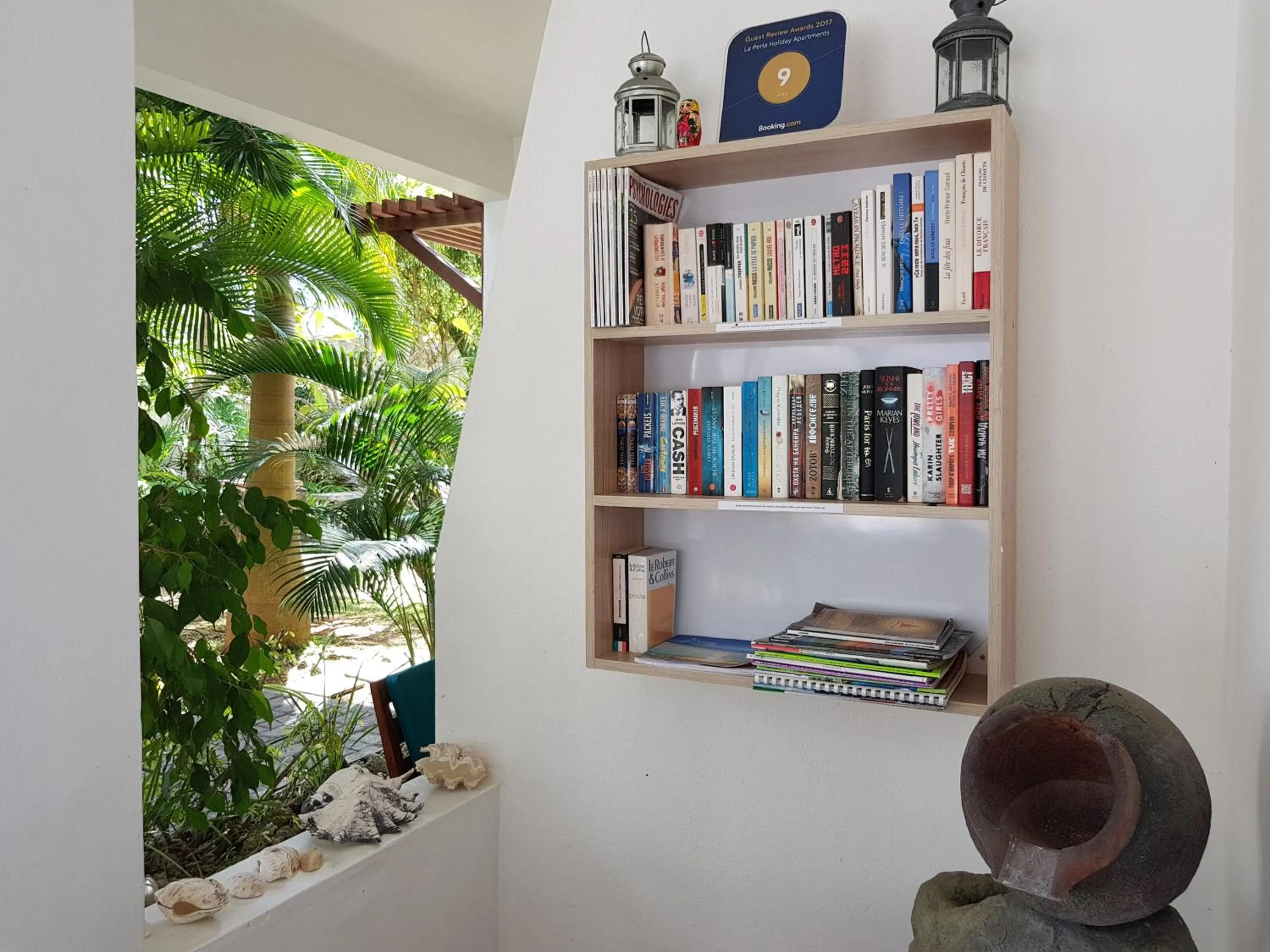 Library in La Perla Holiday Apartments