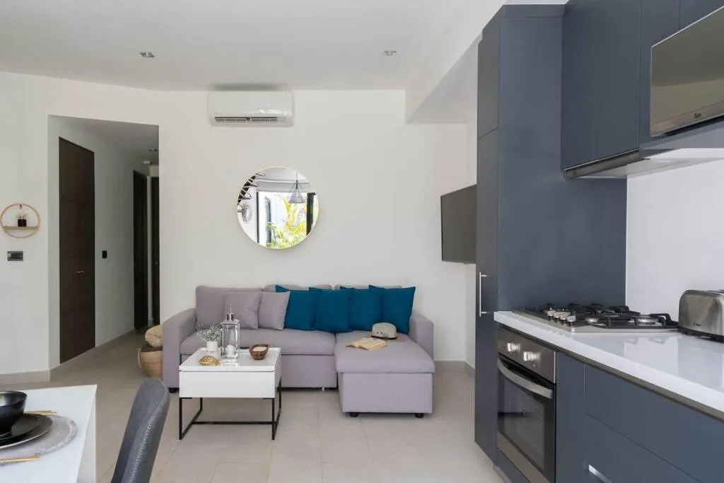 Living room in SunsetviewPH+PrivPool+Near Beach&Town+Rooftop+50mb