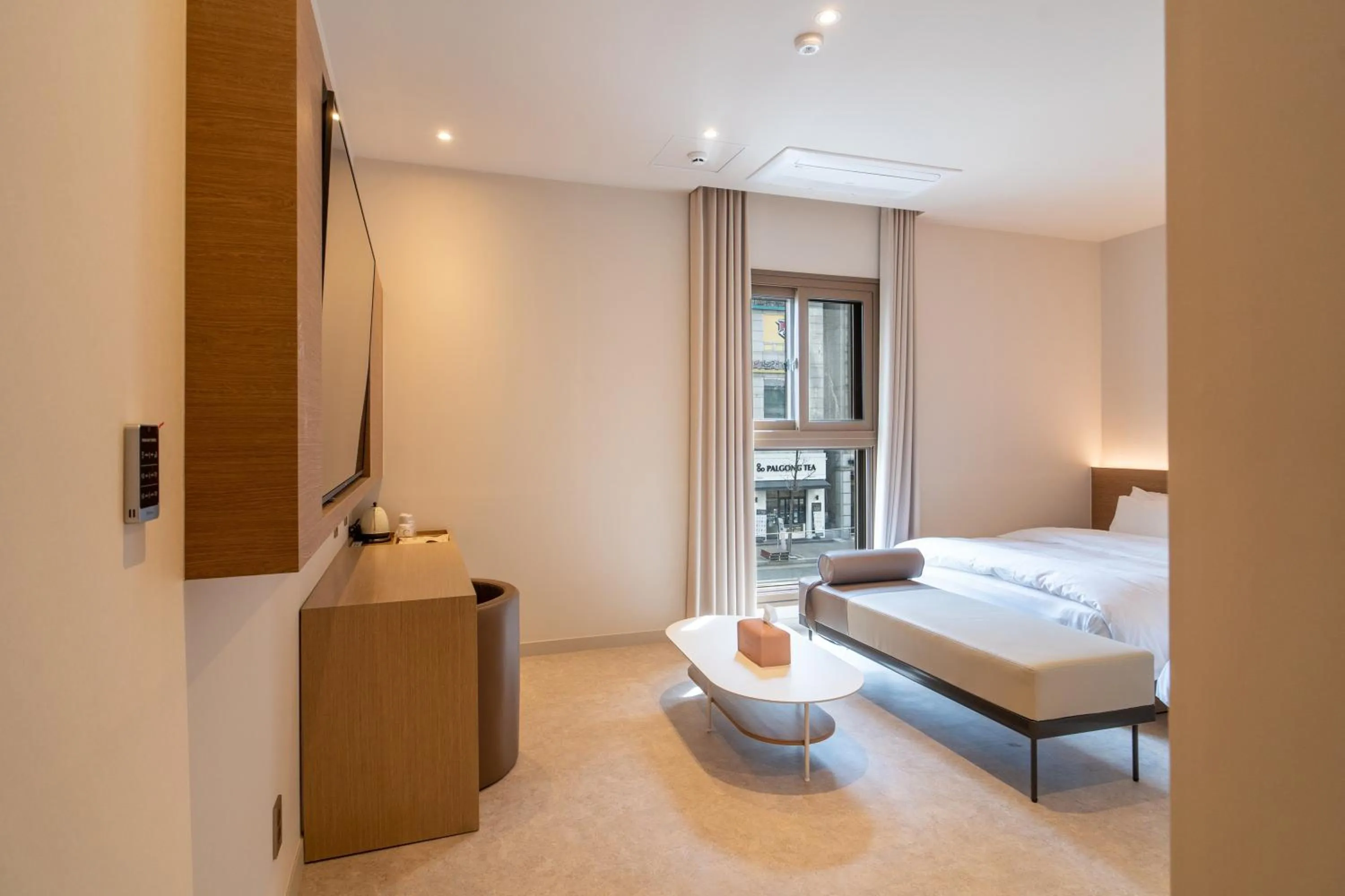 Photo of the whole room in '사용x' 클릭금지 Goyang Hotel Yuji