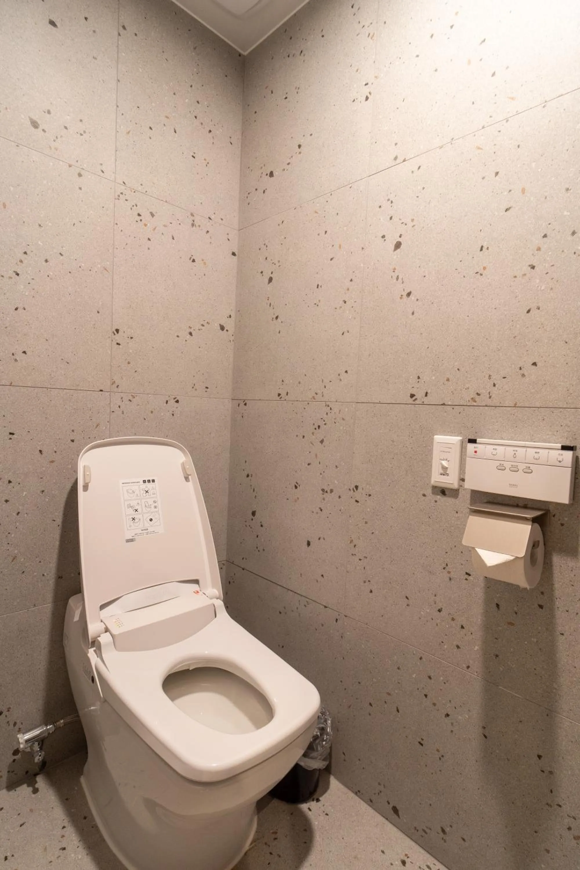 Toilet in '사용x' 클릭금지 Goyang Hotel Yuji