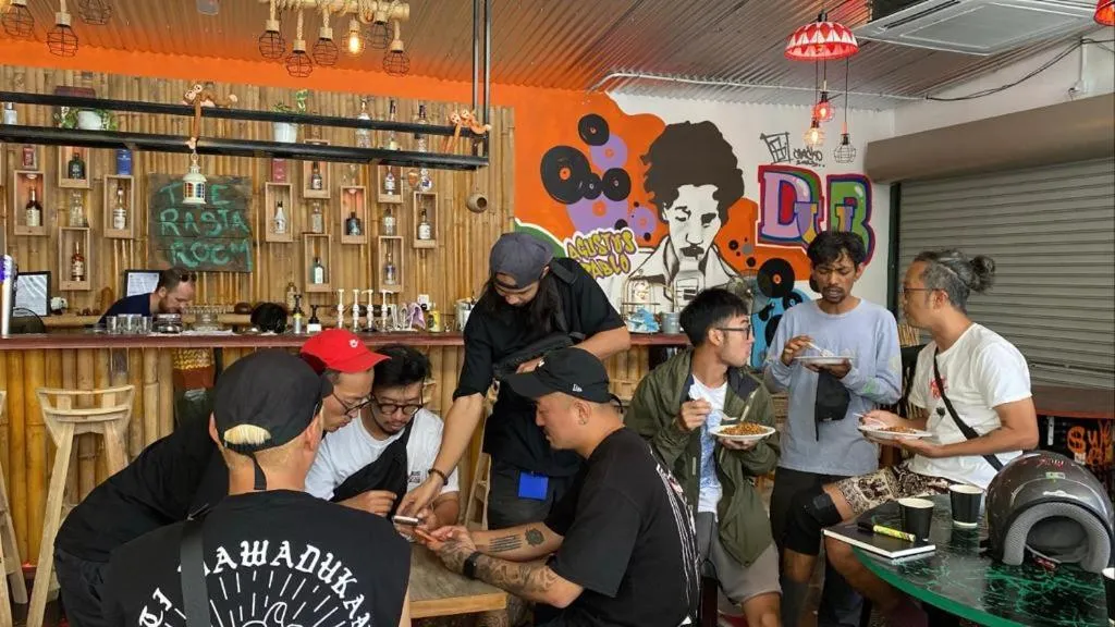 Lounge or bar in H2 Worldpackers , The Social Hotel