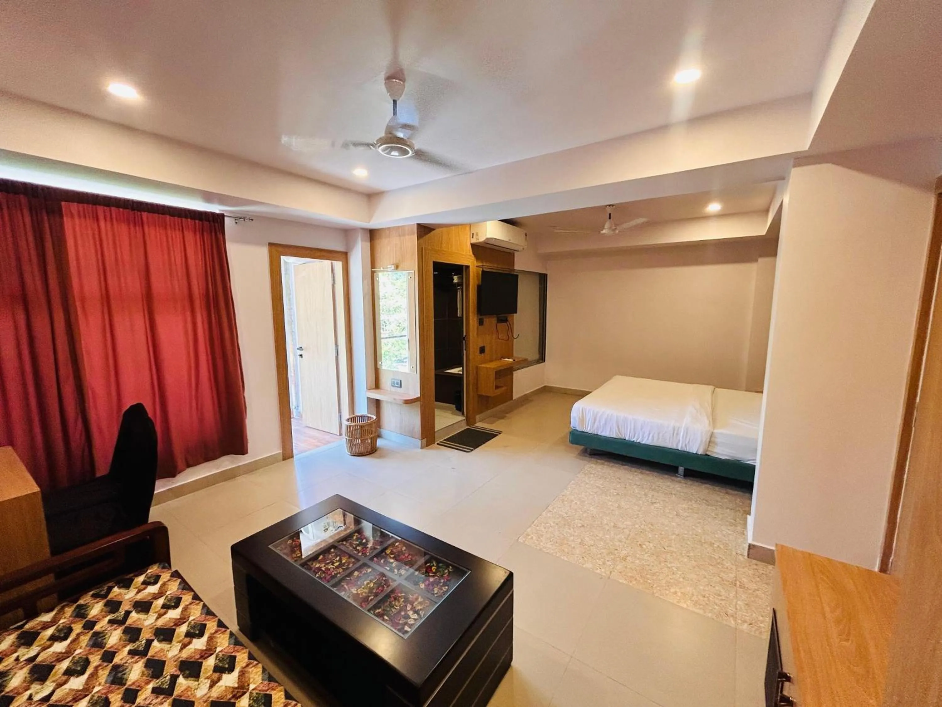 Photo of the whole room, Bed in Hotel S R Castle