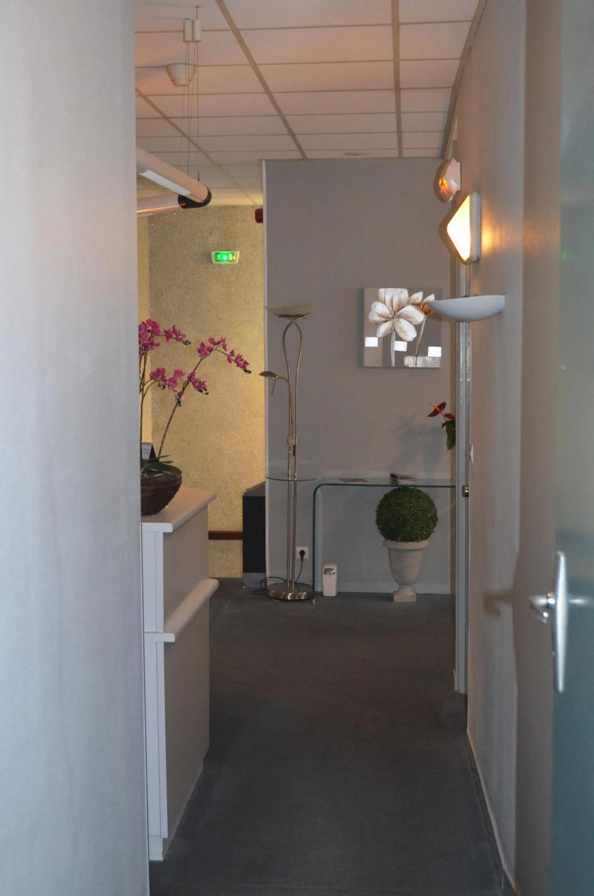 Lobby or reception in Hôtel de La Croix de Malte